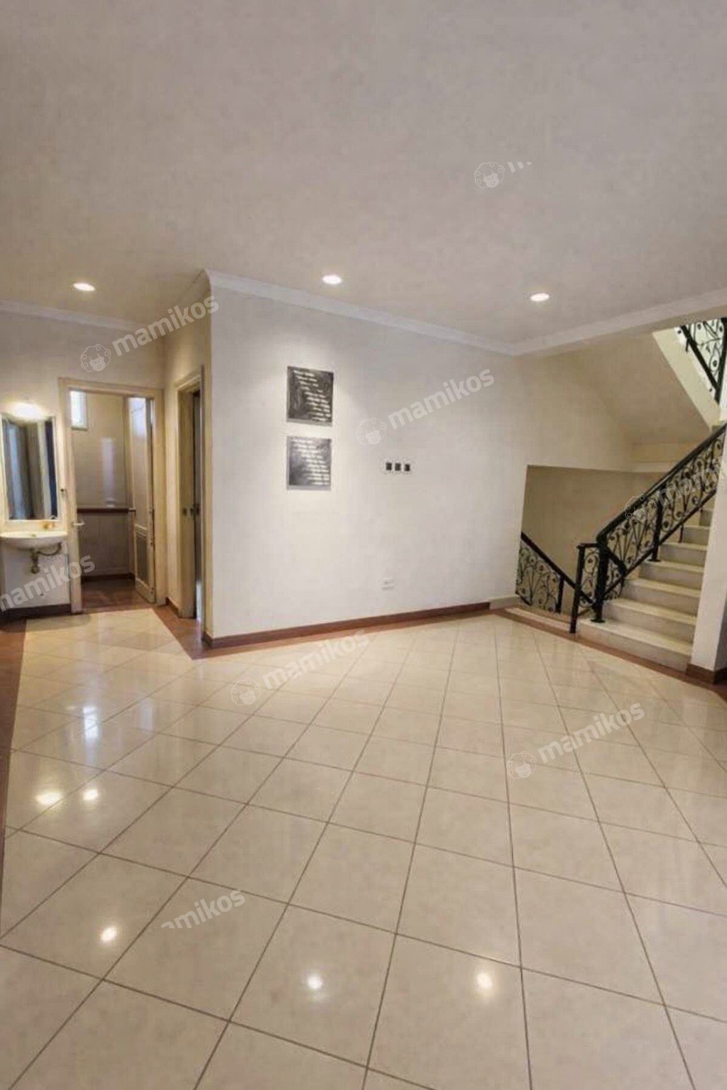 Rumah 5 Kamar Tidur 2 Kamar Mandi 2 Lantai Pantai Indah Kapuk Jakarta Utara - Photo 3