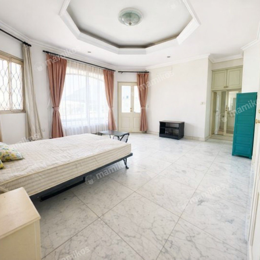 Rumah Sertifikat SHM 5 Kamar Tidur 4 Kamar Mandi Intercon Jakarta Barat - Photo 4