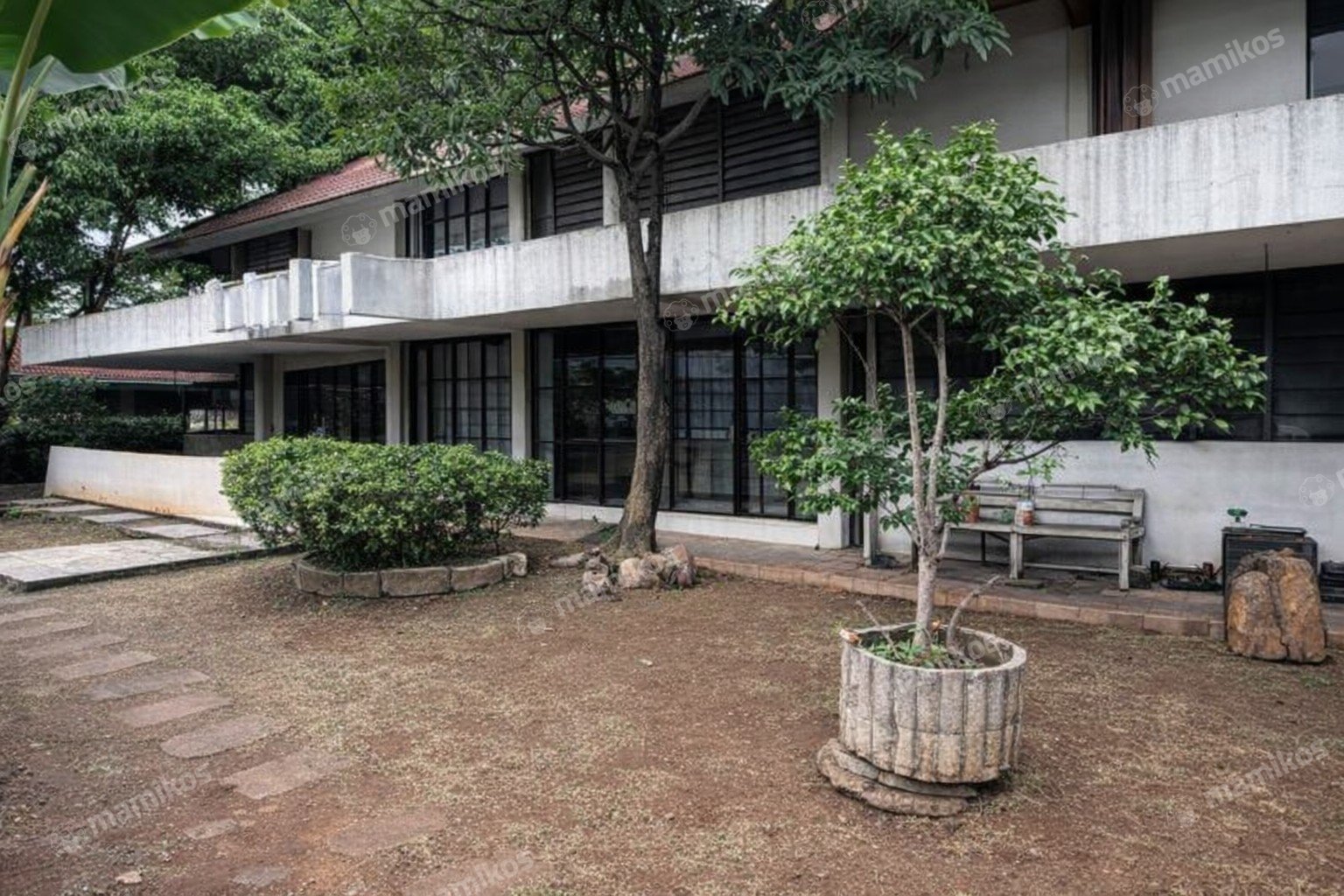 Rumah Sertifikat SHM 6 Kamar Tidur 4 Kamar Mandi Pondok Indah Jakarta Selatan