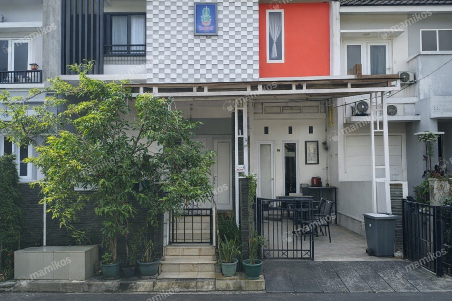 Rumah Sertifikat SHM 4 Kamar Tidur 3 Kamar Mandi Pesanggrahan Jakarta Selatan