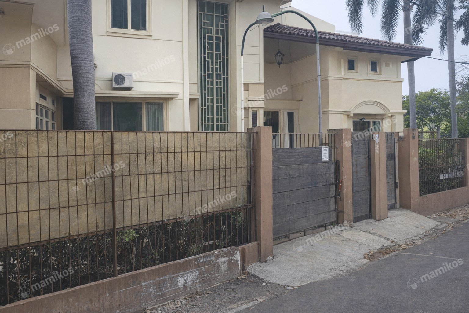 Rumah Sertifikat SHM 3 Kamar Tidur 2 Kamar Mandi Pulomas Jakarta Timur - Photo 2