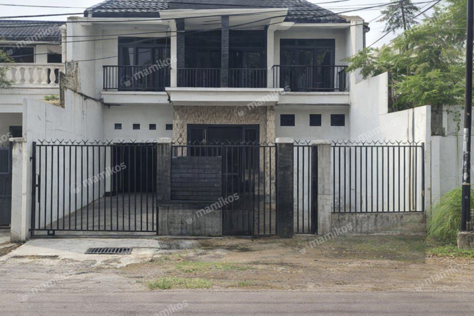 Rumah Sertifikat SHM 4 Kamar Tidur 3 Kamar Mandi Pesanggrahan Jakarta Selatan