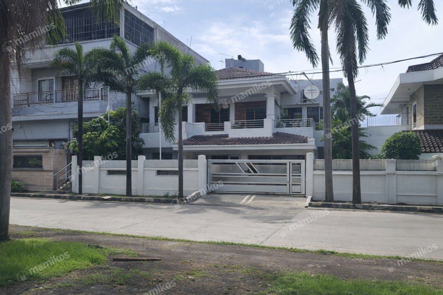 Rumah Sertifikat SHM 4 Kamar Tidur 3 Kamar Mandi Green garden Jakarta Barat