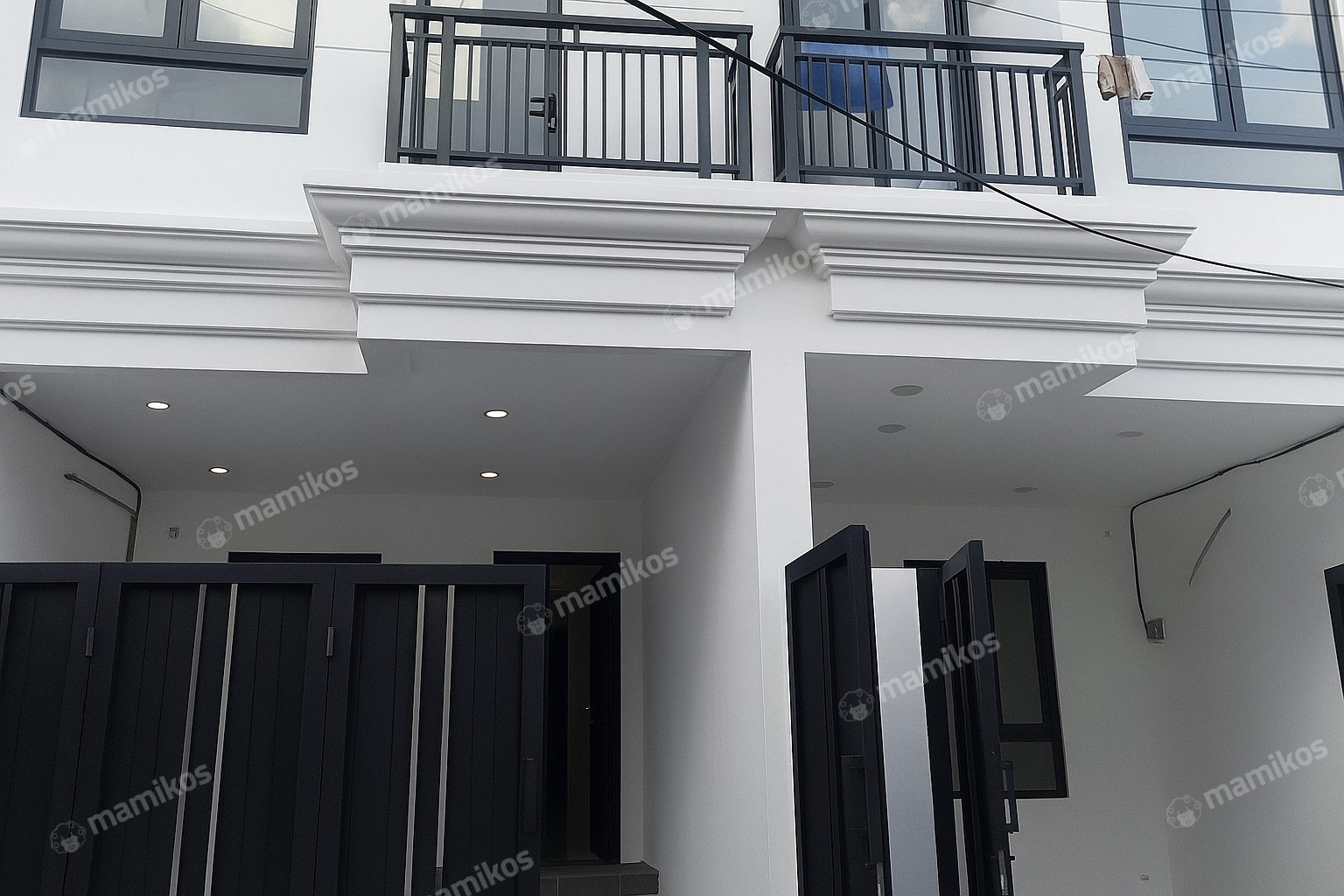 Rumah Sertifikat SHM 3 Kamar Tidur 3 Kamar Mandi Taman Ratu Jakarta Barat