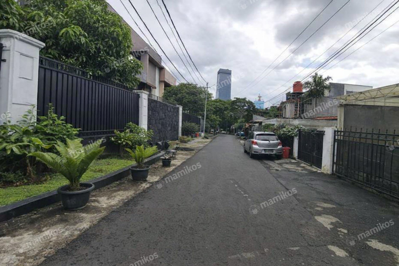 Rumah Sertifikat SHM 3 Kamar Tidur 2 Kamar Mandi SCBD Jakarta Selatan