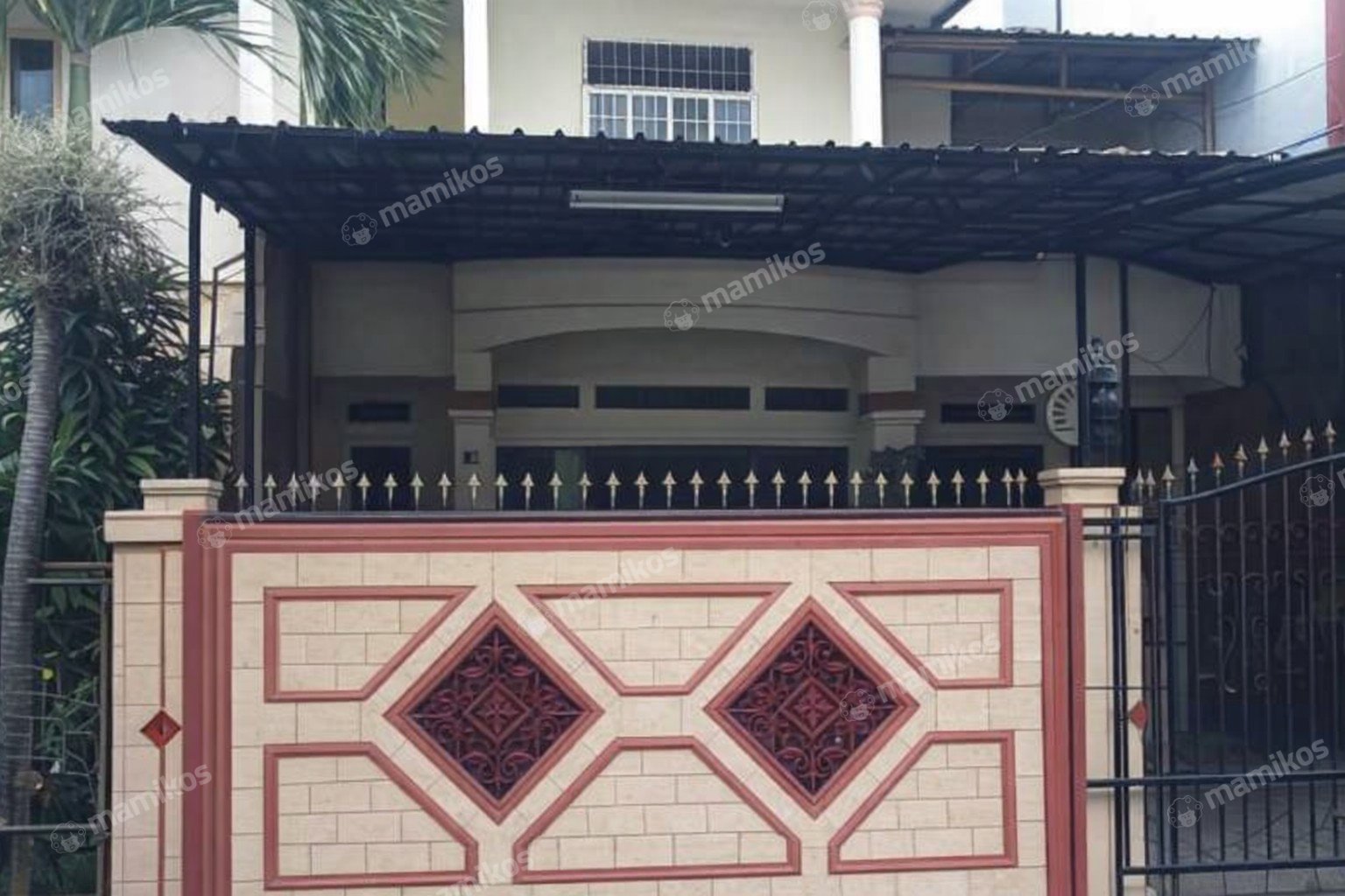 Rumah Sertifikat SHM 3 Kamar Tidur 3 Kamar Mandi Taman Surya Jakarta Barat