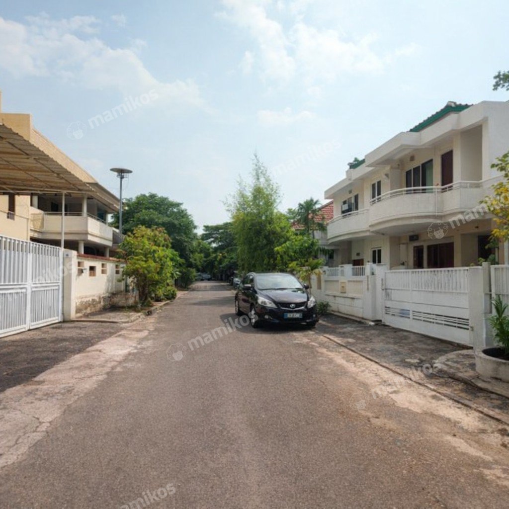 Rumah Sertifikat SHM 5 Kamar Tidur 4 Kamar Mandi Intercon Jakarta Barat - Photo 4