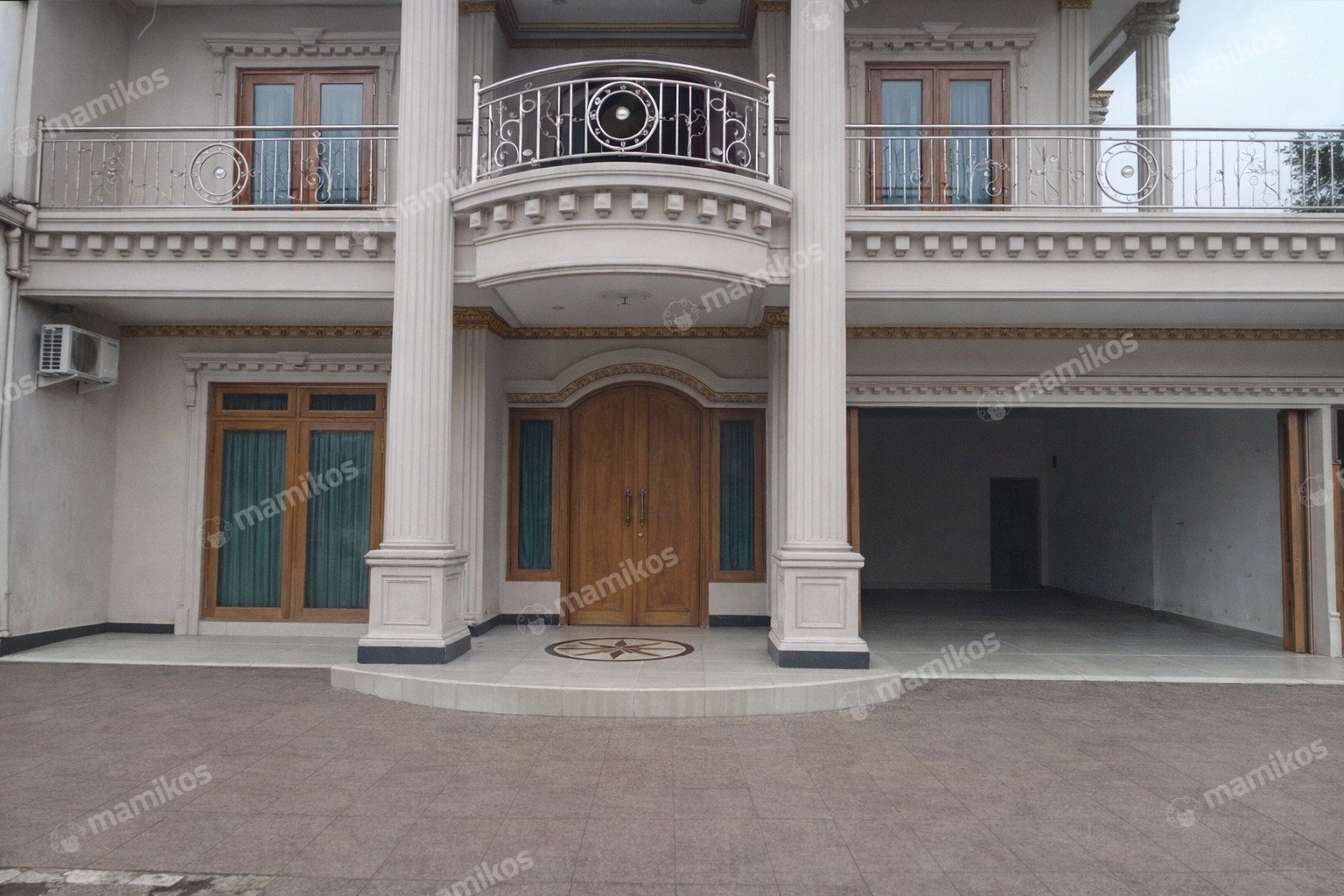 Rumah Sertifikat SHM 6 Kamar Tidur 6 Kamar Mandi Ciracas Jakarta Timur