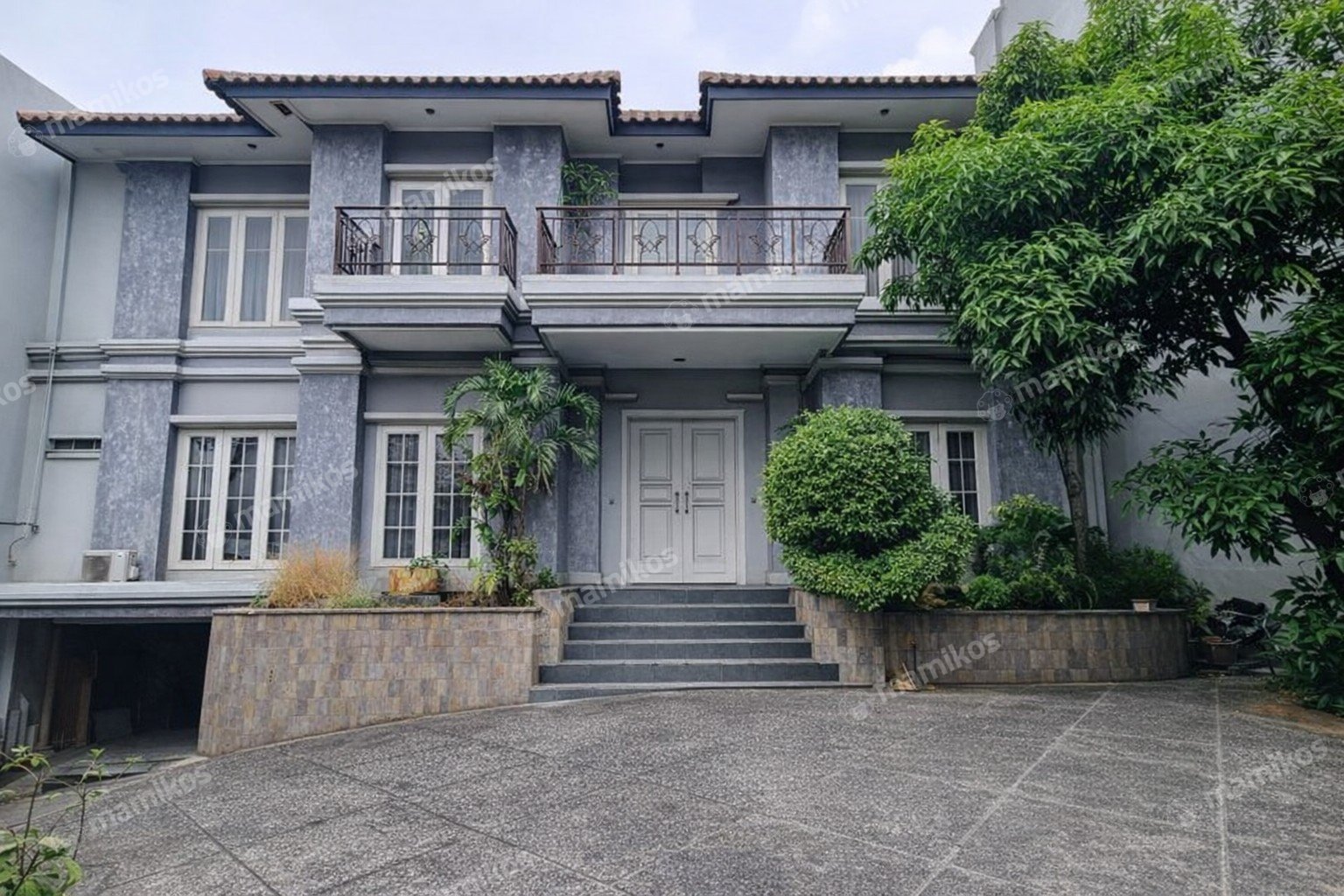 Rumah Sertifikat SHM 5 Kamar Tidur 5 Kamar Mandi Puri Indah Jakarta Barat