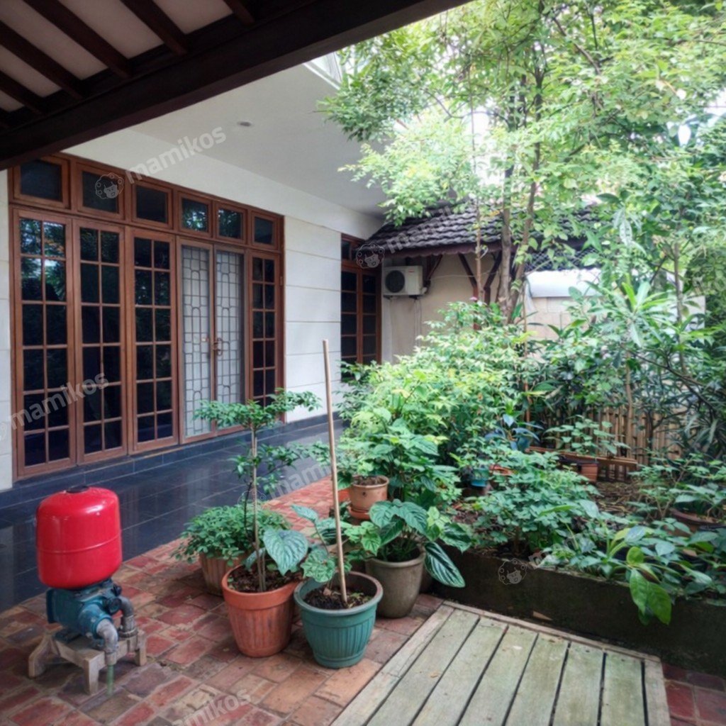 Rumah Sertifikat SHM 5 Kamar Tidur 4 Kamar Mandi Taman Meruya Jakarta Barat - Photo 2