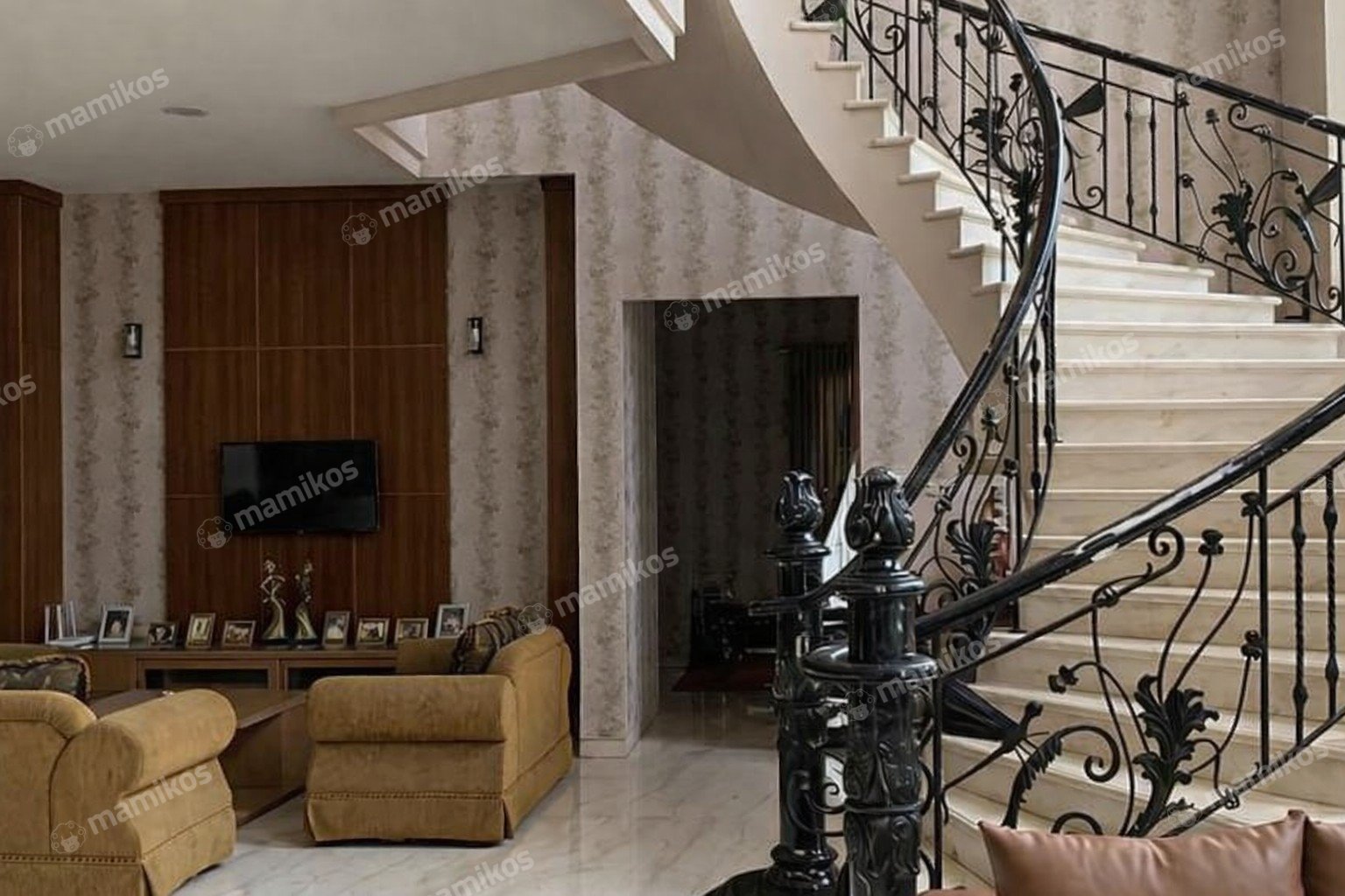 Rumah Sertifikat SHM 4 Kamar Tidur 4 Kamar Mandi Pantai Indah Kapuk Jakarta Utara