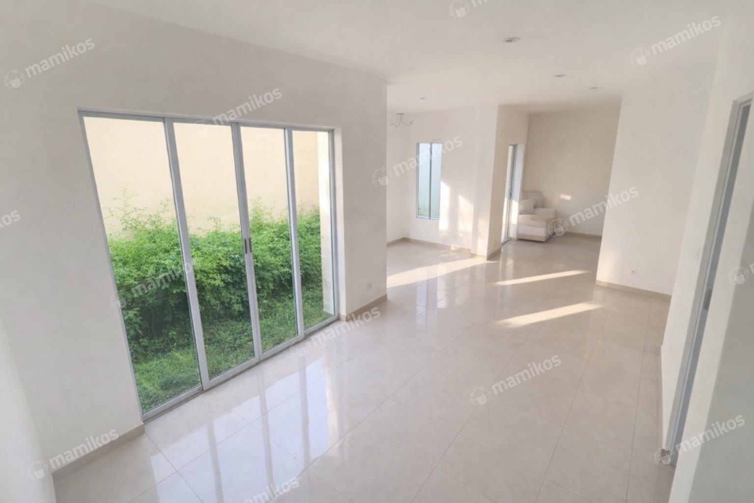 Rumah Sertifikat SHM 4 Kamar Tidur 3 Kamar Mandi Jakarta Garden City Jakarta Timur - Photo 2