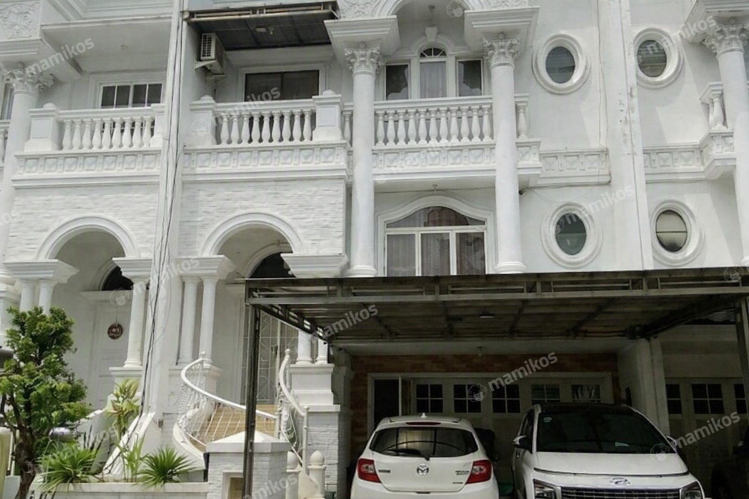 Rumah Sertifikat SHM 5 Kamar Tidur 4 Kamar Mandi Pantai Indah Kapuk Jakarta Utara