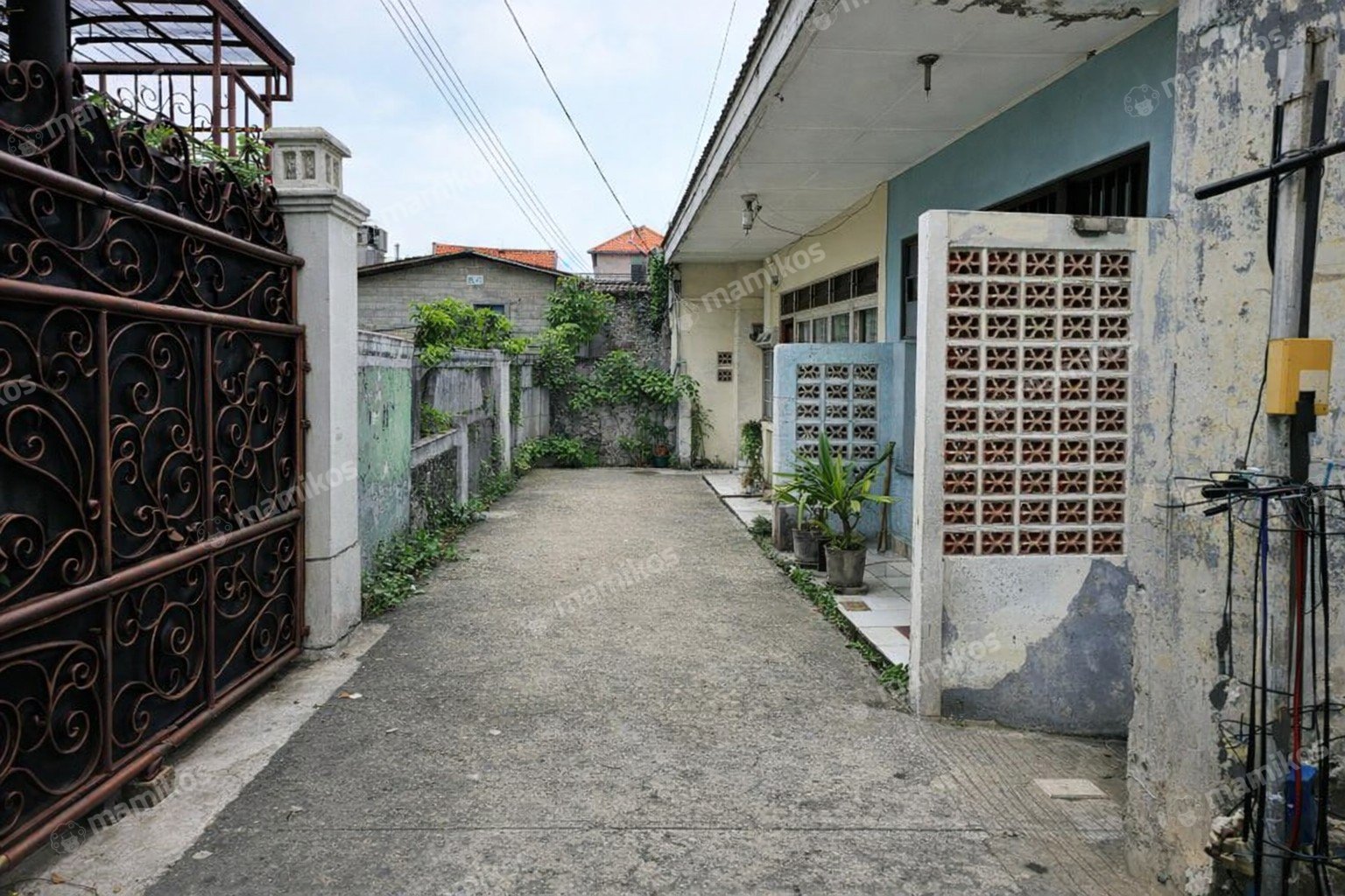 Rumah Sertifikat SHM 14 Kamar Tidur 14 Kamar Mandi Jati Padang Jakarta Selatan