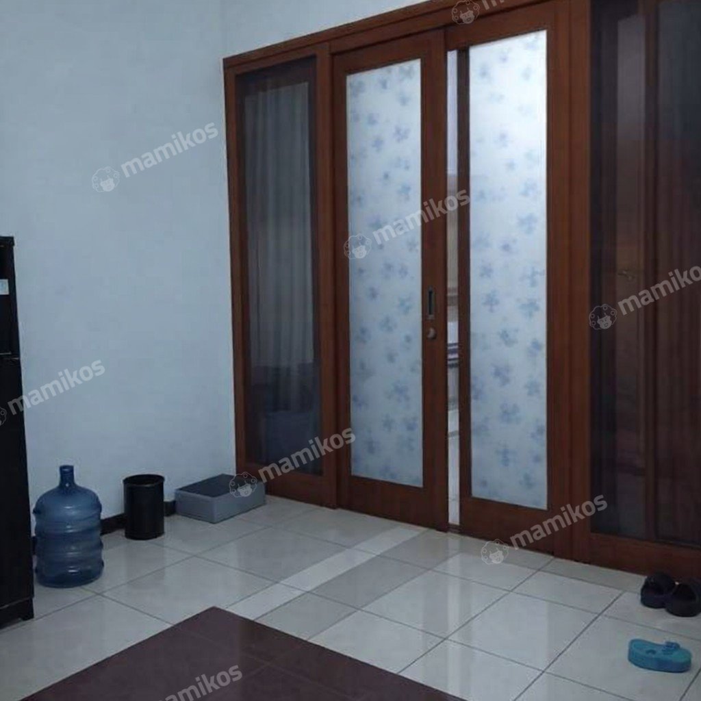Rumah Sertifikat SHM 17 Kamar Tidur 6 Kamar Mandi Kemanggisan Jakarta Barat - Photo 4