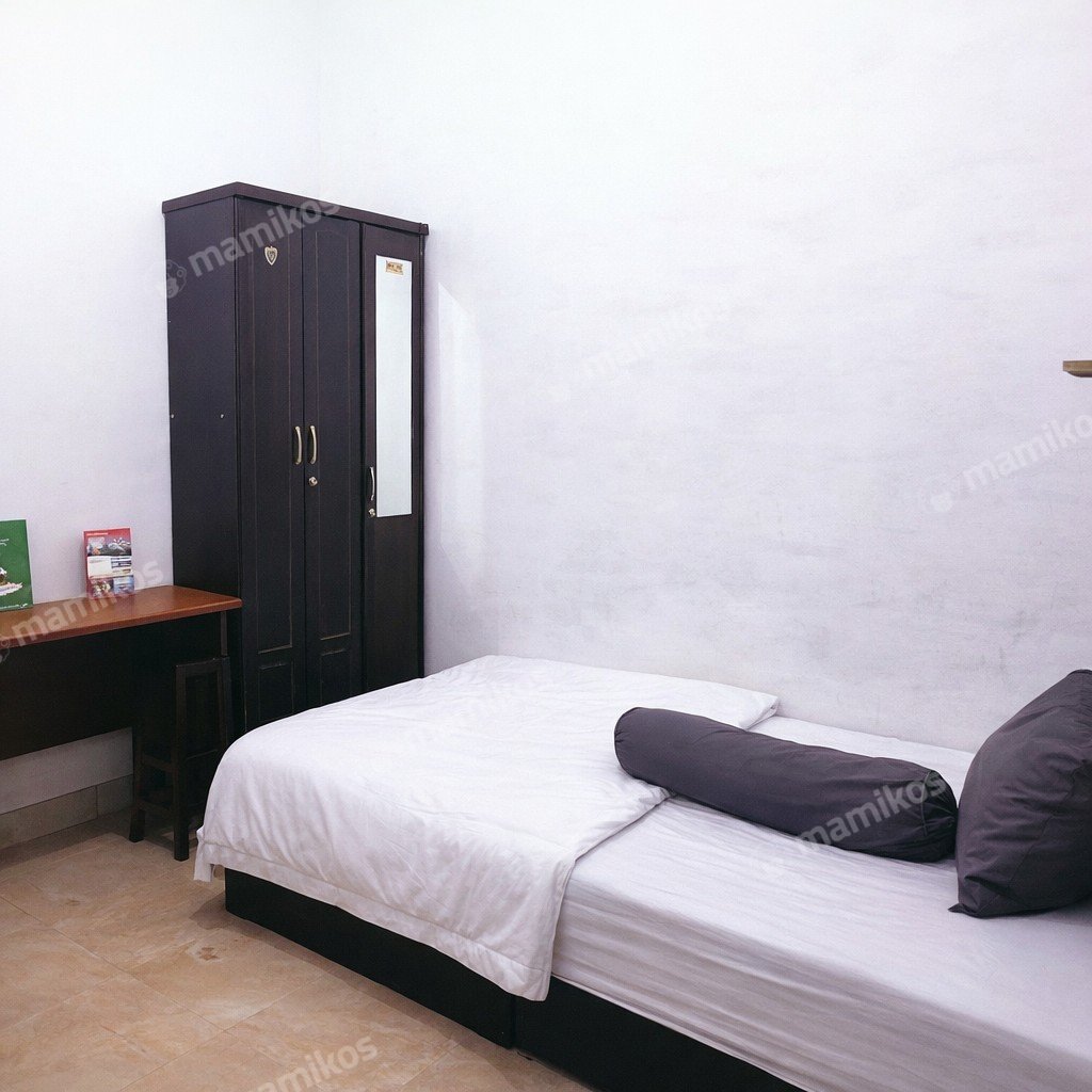 Rumah Sertifikat SHM 64 Kamar Tidur 64 Kamar Mandi Tanjung Duren Selatan Jakarta Barat - Photo 2