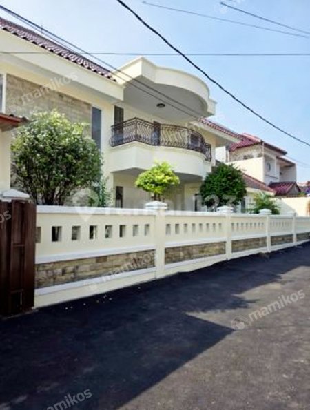 Rumah Sertifikat SHM 6 Kamar Tidur 5 Kamar Mandi Cinere Depok - Photo 2