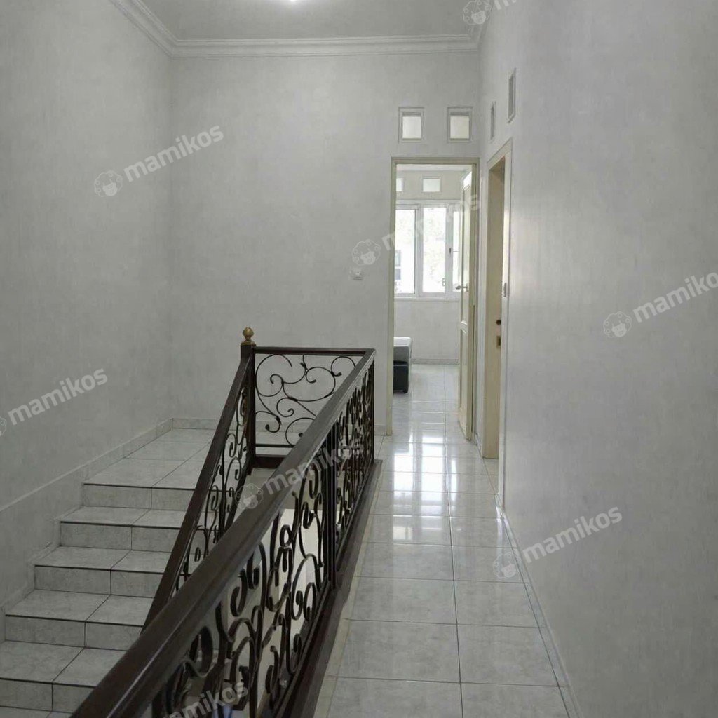 Rumah Sertifikat SHM 4 Kamar Tidur 3 Kamar Mandi Duren Sawit Jakarta Timur - Photo 3