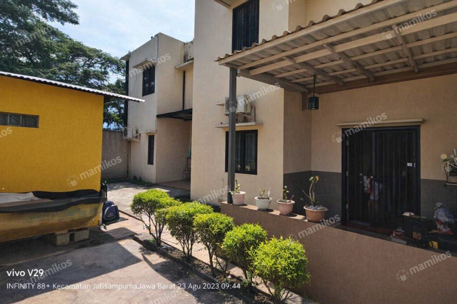 Rumah Sertifikat SHM 6 Kamar Tidur 6 Kamar Mandi Cibubur Jakarta Timur