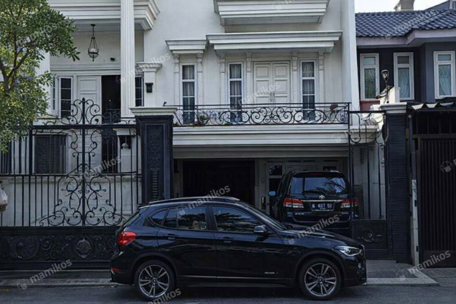 Rumah Sertifikat SHM 6 Kamar Tidur 4 Kamar Mandi Daan Mogot Jakarta Barat