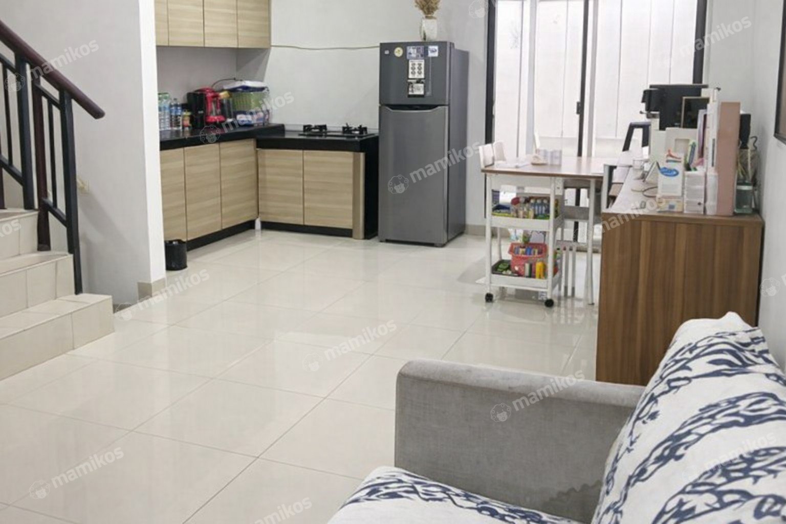 Rumah Sertifikat SHM 3 Kamar Tidur 2 Kamar Mandi Green Lake City Jakarta Barat