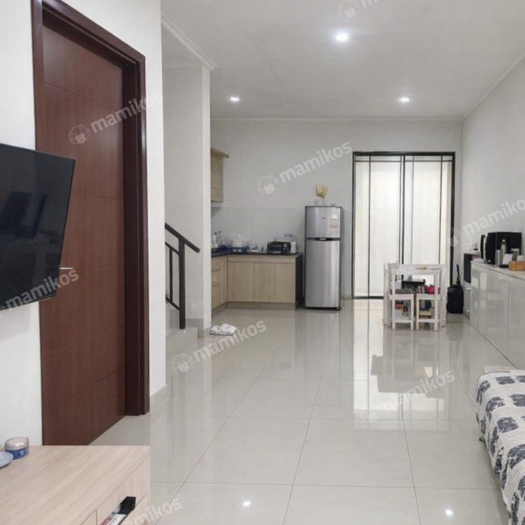 Rumah Sertifikat SHM 3 Kamar Tidur 2 Kamar Mandi Green Lake City Jakarta Barat - Photo 2