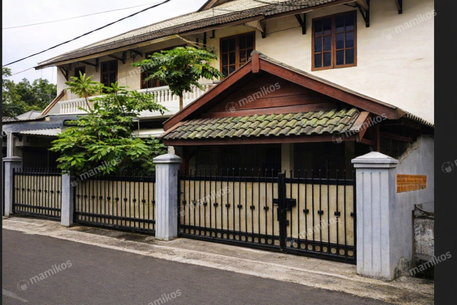 Rumah Sertifikat SHM 6 Kamar Tidur 5 Kamar Mandi Radio Dalam Jakarta Selatan