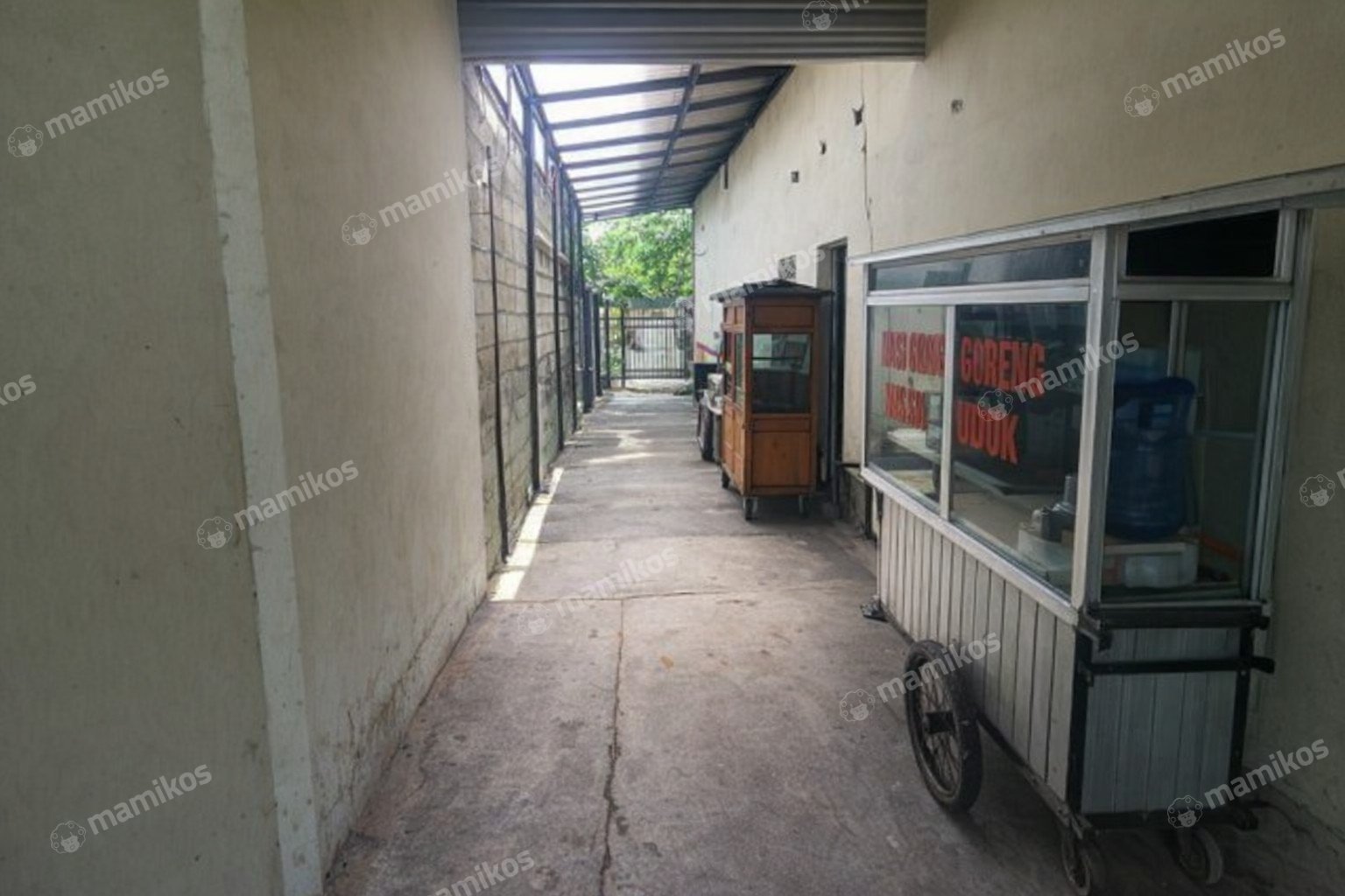 Rumah Sertifikat SHM 7 Kamar Tidur 4 Kamar Mandi Kemang Jakarta Selatan - Photo 2