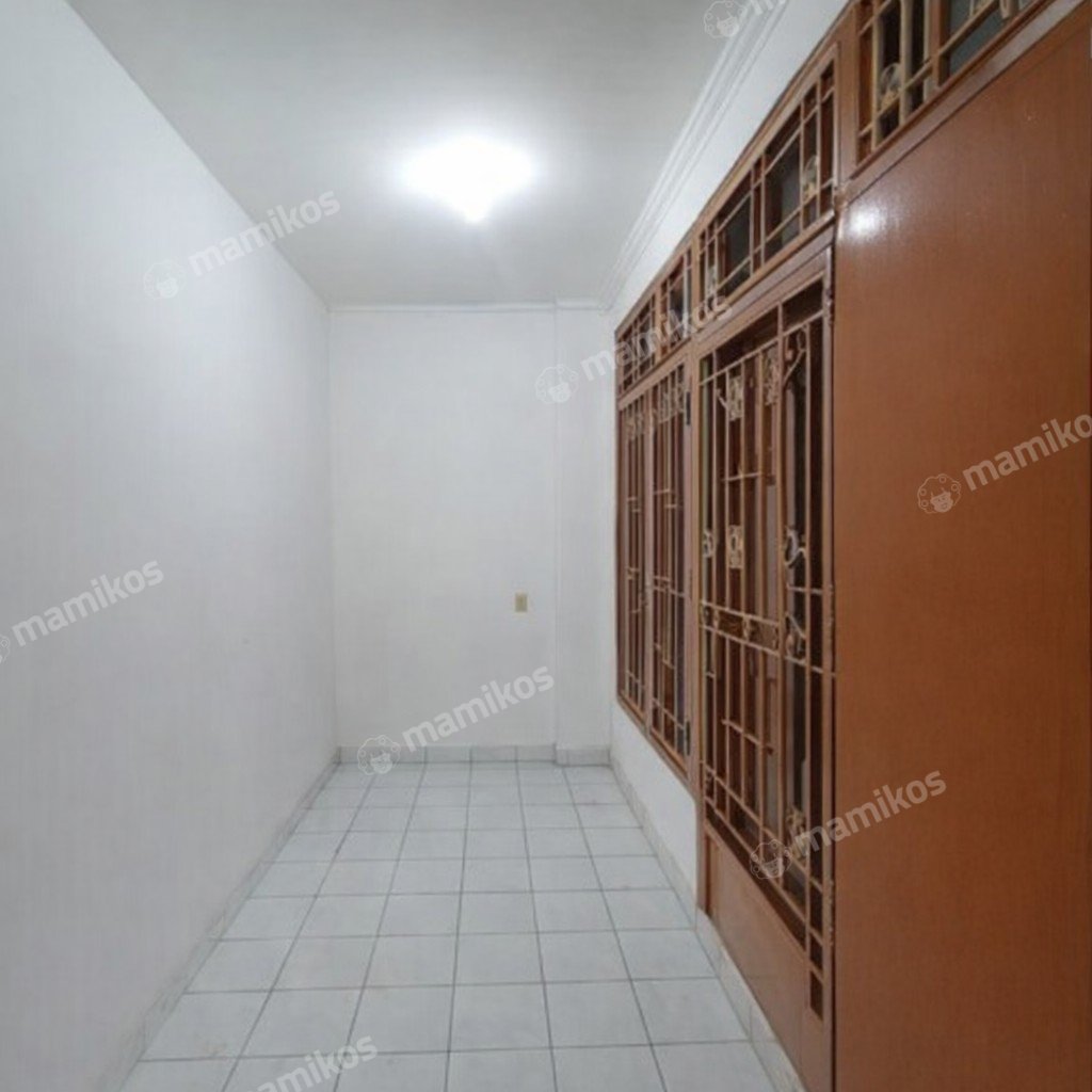 Rumah Sertifikat SHM 4 Kamar Tidur 4 Kamar Mandi Tomang Jakarta Barat - Photo 3
