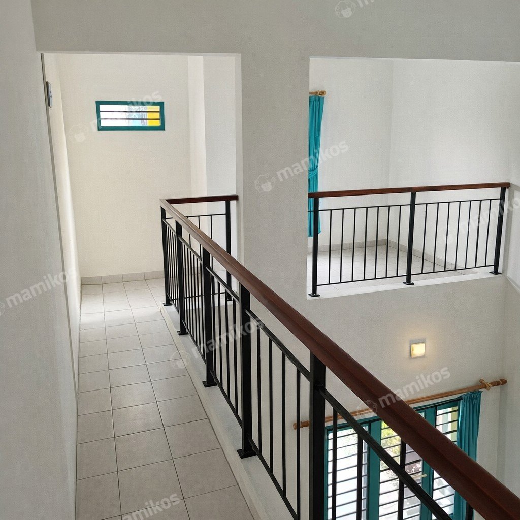 Rumah Sertifikat SHM 3 Kamar Tidur 2 Kamar Mandi Kota Wisata Jakarta Timur - Photo 4