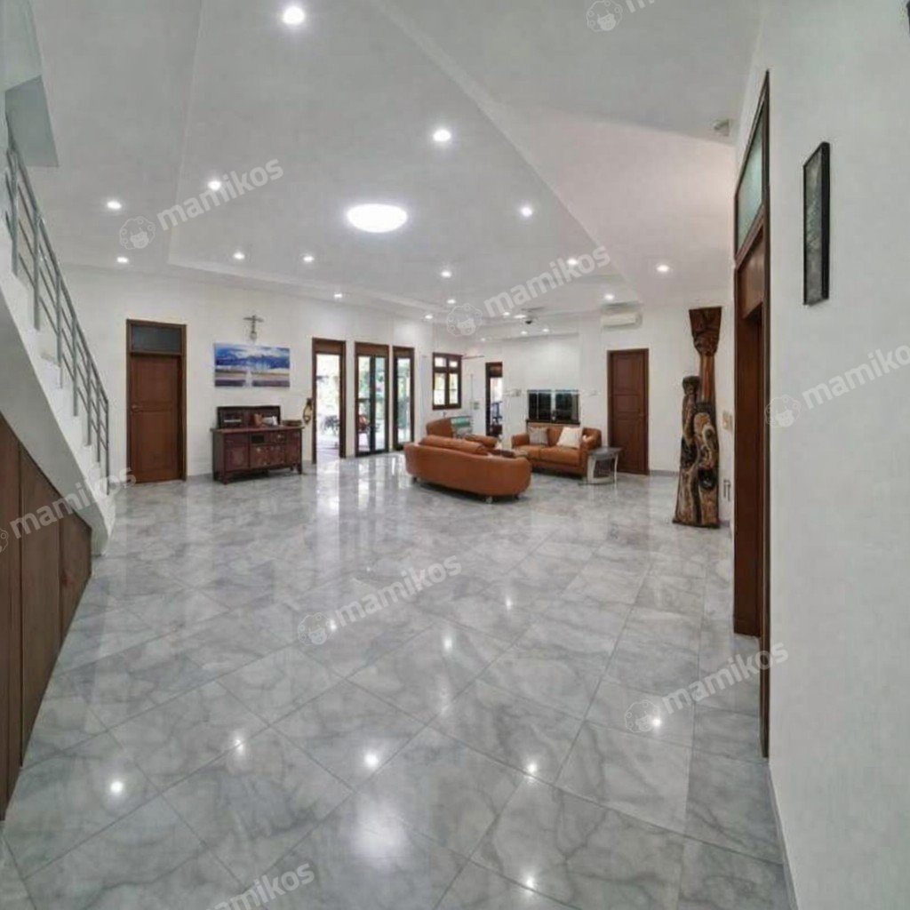 Rumah Sertifikat SHM 4 Kamar Tidur 4 Kamar Mandi Tanjung Duren Jakarta Barat - Photo 3