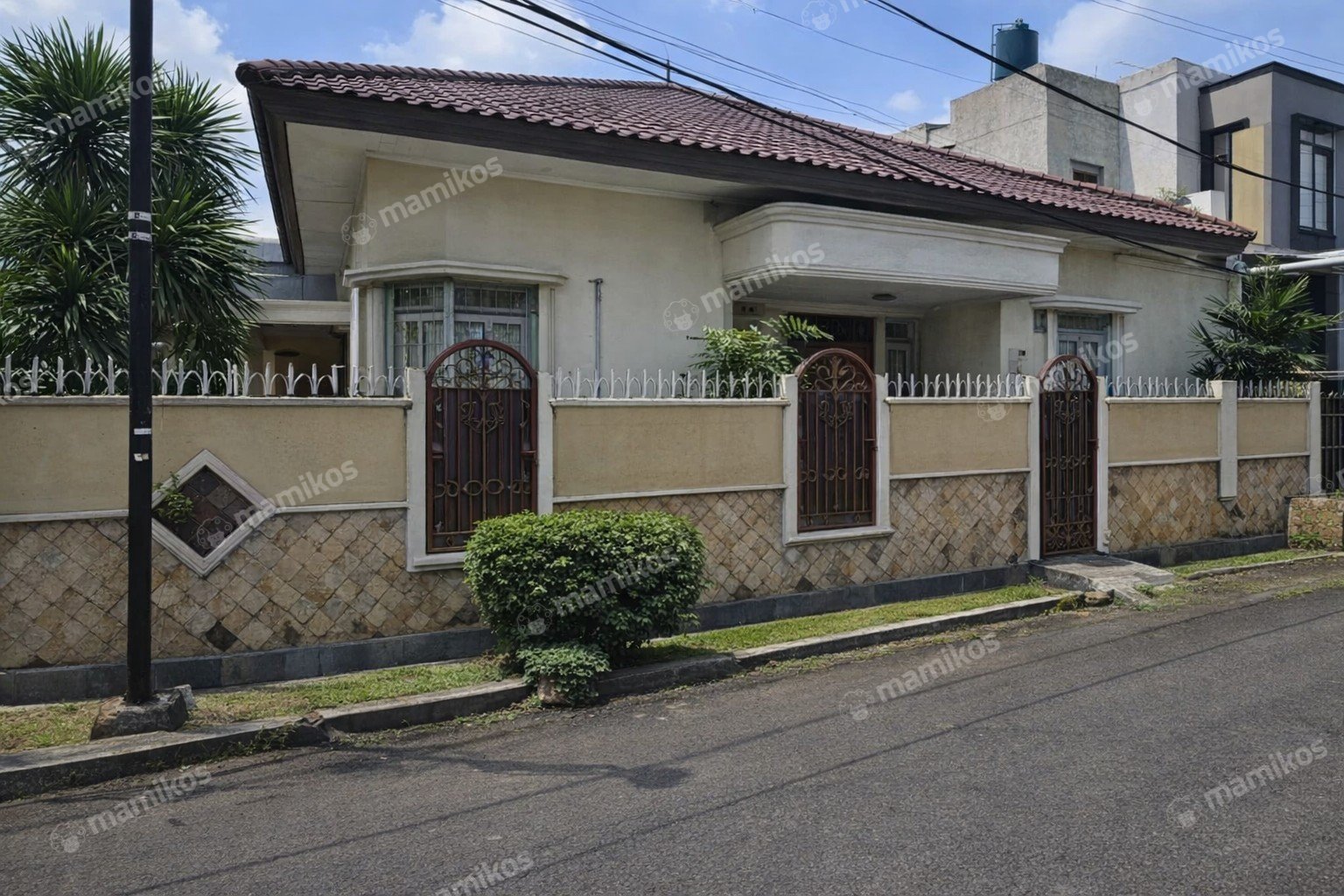 Rumah Sertifikat SHM 5 Kamar Tidur 4 Kamar Mandi Pondok Kelapa Jakarta Timur