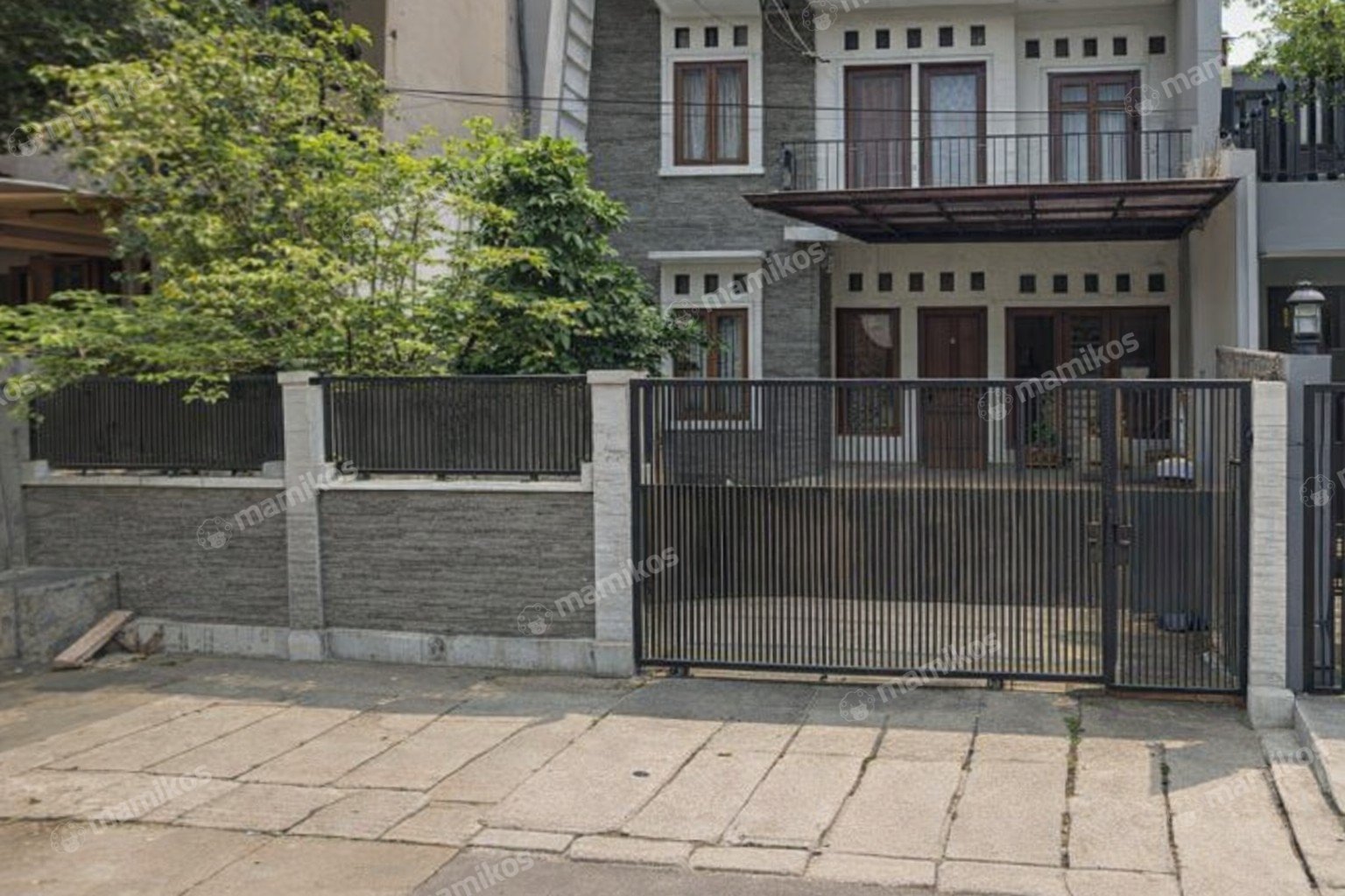 Rumah Sertifikat SHM 4 Kamar Tidur 4 Kamar Mandi Meruya Jakarta Barat
