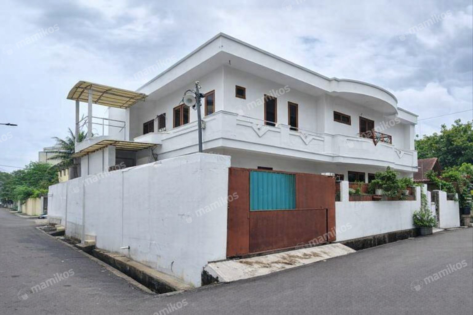 Rumah Sertifikat SHM 5 Kamar Tidur 4 Kamar Mandi Sunter Jakarta Utara