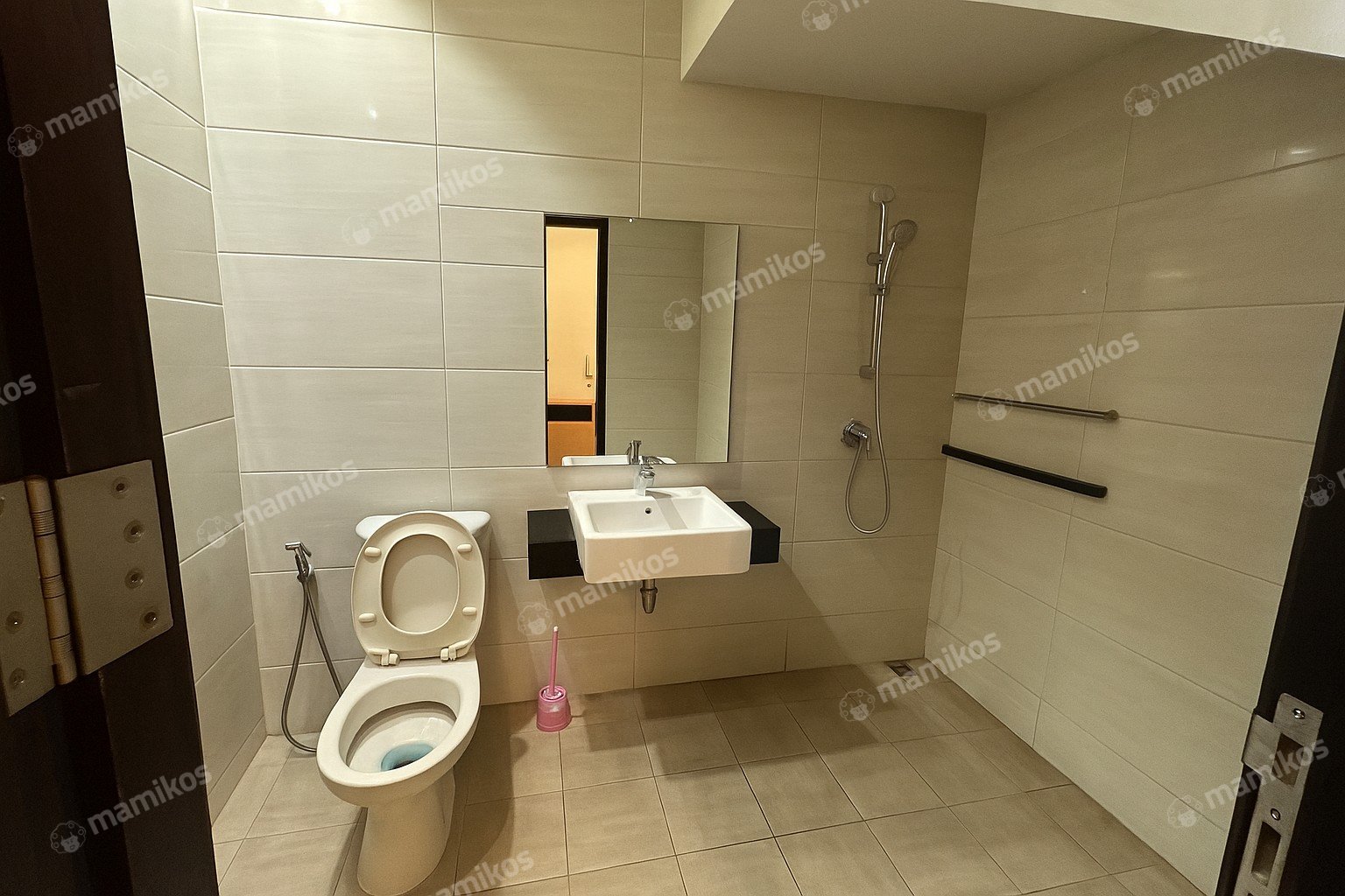 Rumah Sertifikat SHM 3 Kamar Tidur 2 Kamar Mandi Green Lake City Jakarta Barat - Photo 4