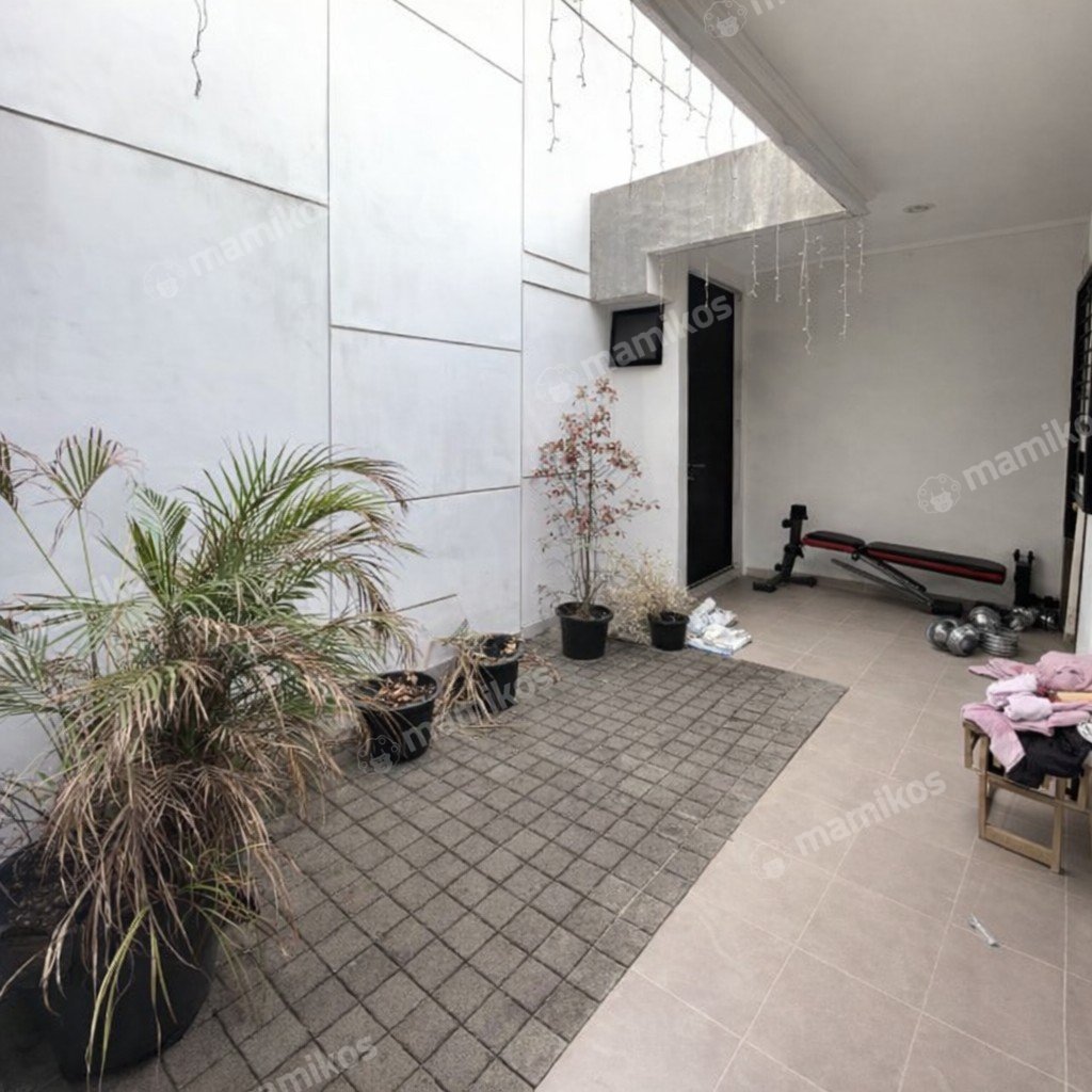 Rumah Sertifikat SHM 3 Kamar Tidur 2 Kamar Mandi Green Lake City Jakarta Barat - Photo 5
