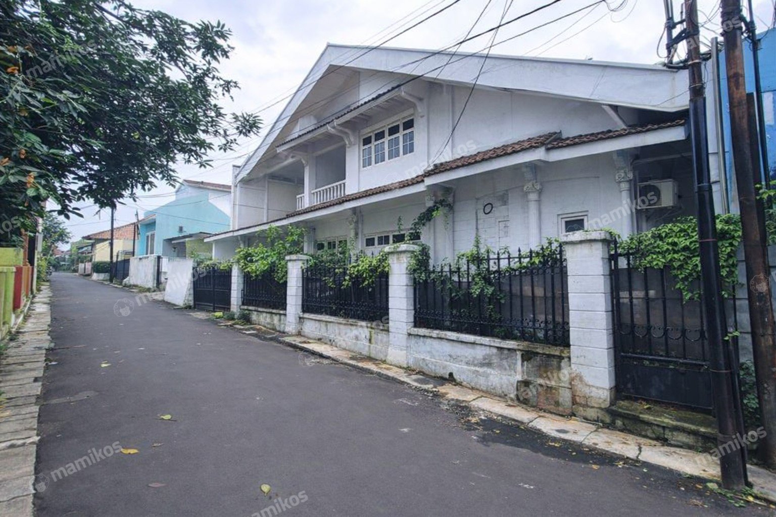 Rumah Sertifikat SHM 4 Kamar Tidur 3 Kamar Mandi Jatiwaringin Jakarta Timur
