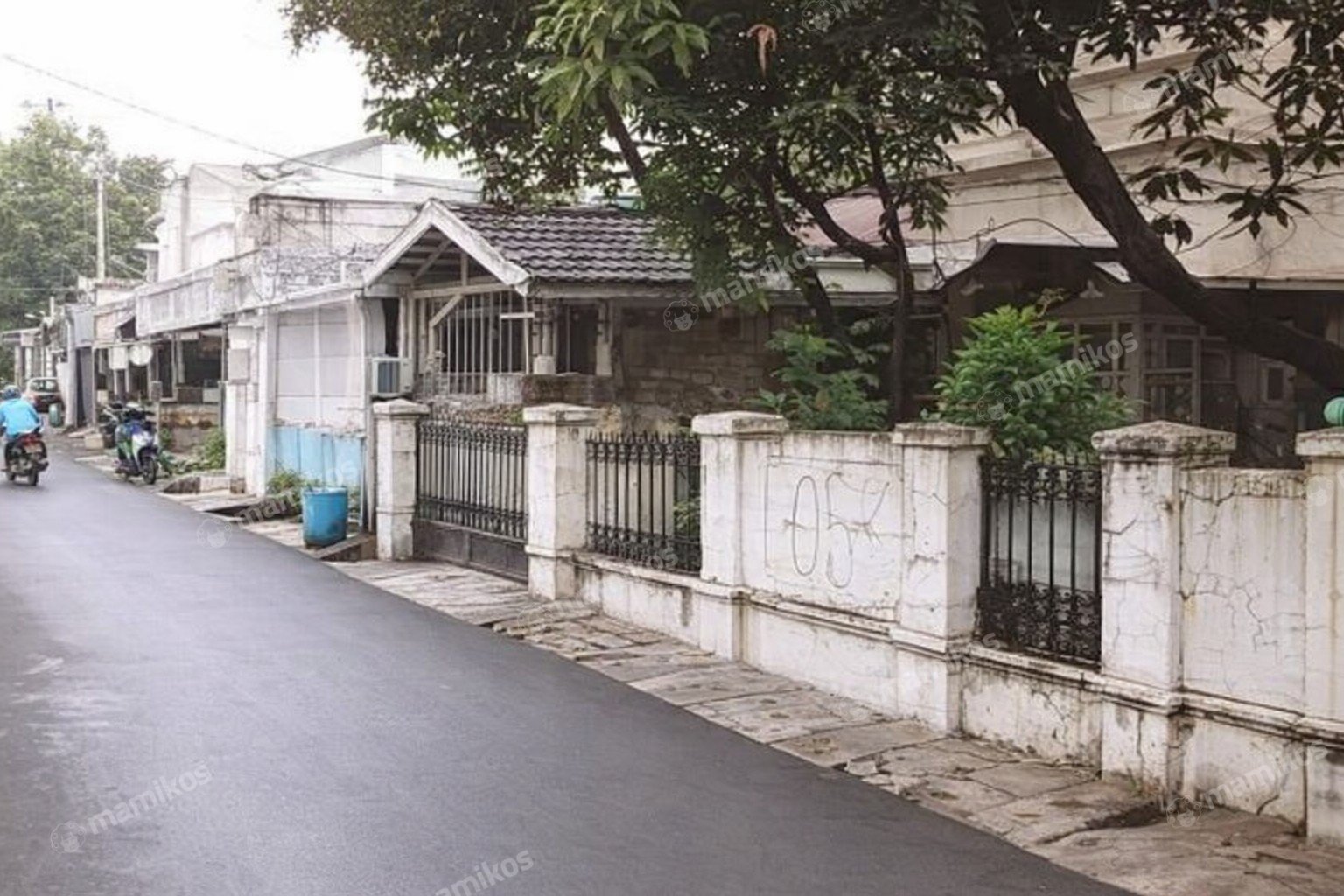 Rumah Sertifikat SHM 6 Kamar Tidur 4 Kamar Mandi Kemanggisan Jakarta Barat