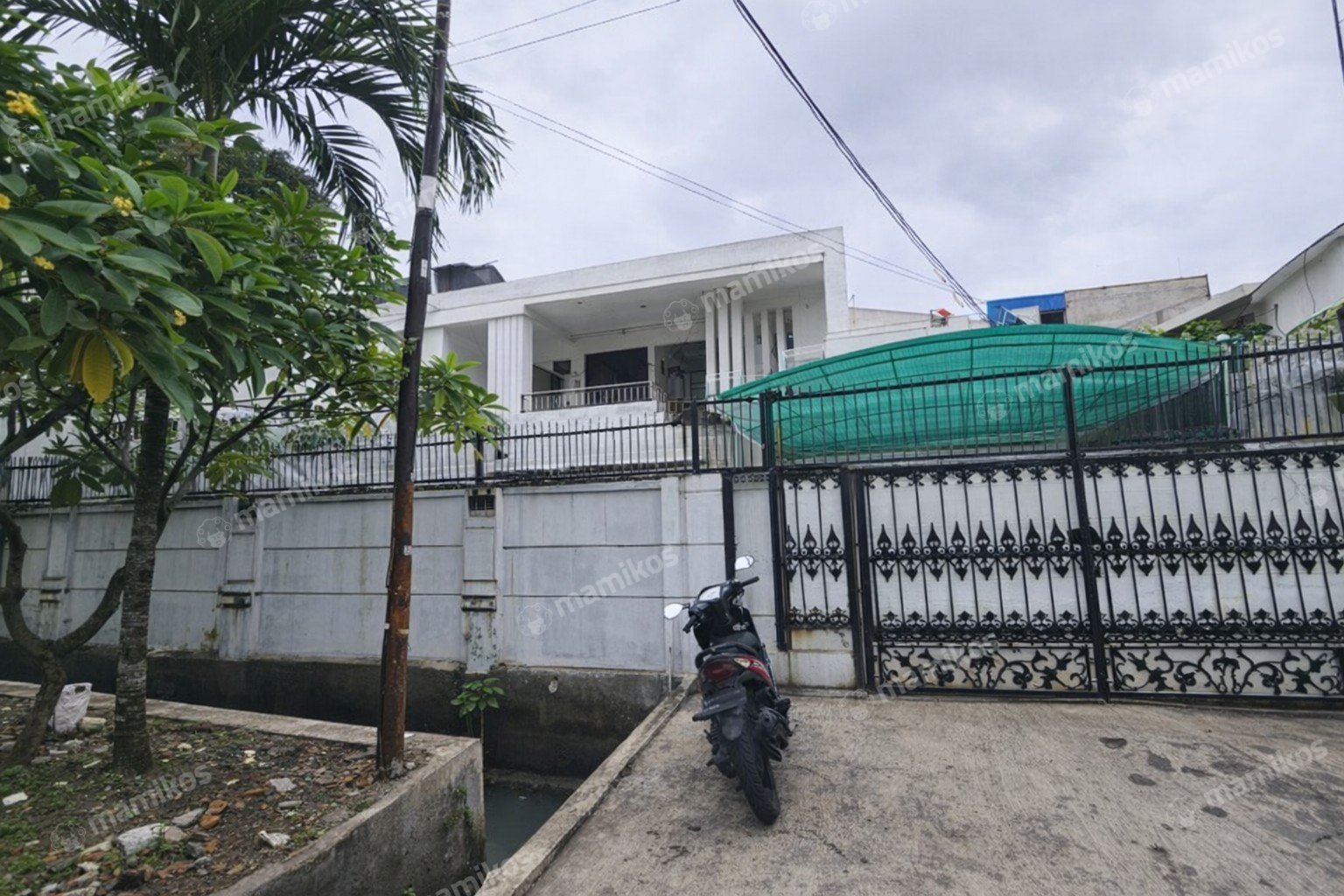 Rumah Sertifikat SHM 4 Kamar Tidur 5 Kamar Mandi Duri Kepa Jakarta Barat