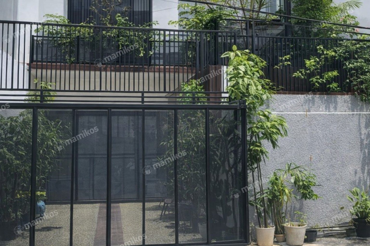 Rumah Sertifikat SHM 4 Kamar Tidur 4 Kamar Mandi Taman Palem Jakarta Barat