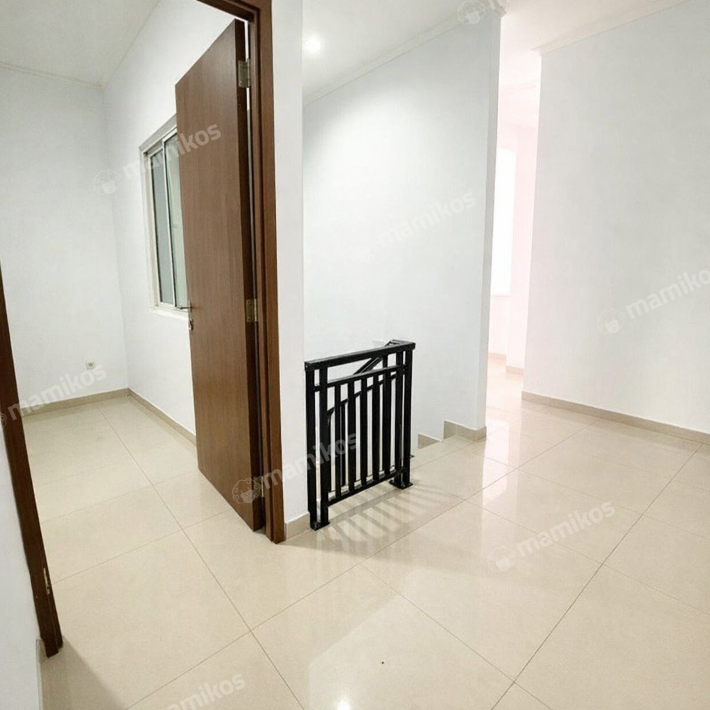 Rumah Sertifikat SHM 4 Kamar Tidur 3 Kamar Mandi Duri Kepa Jakarta Barat - Photo 5