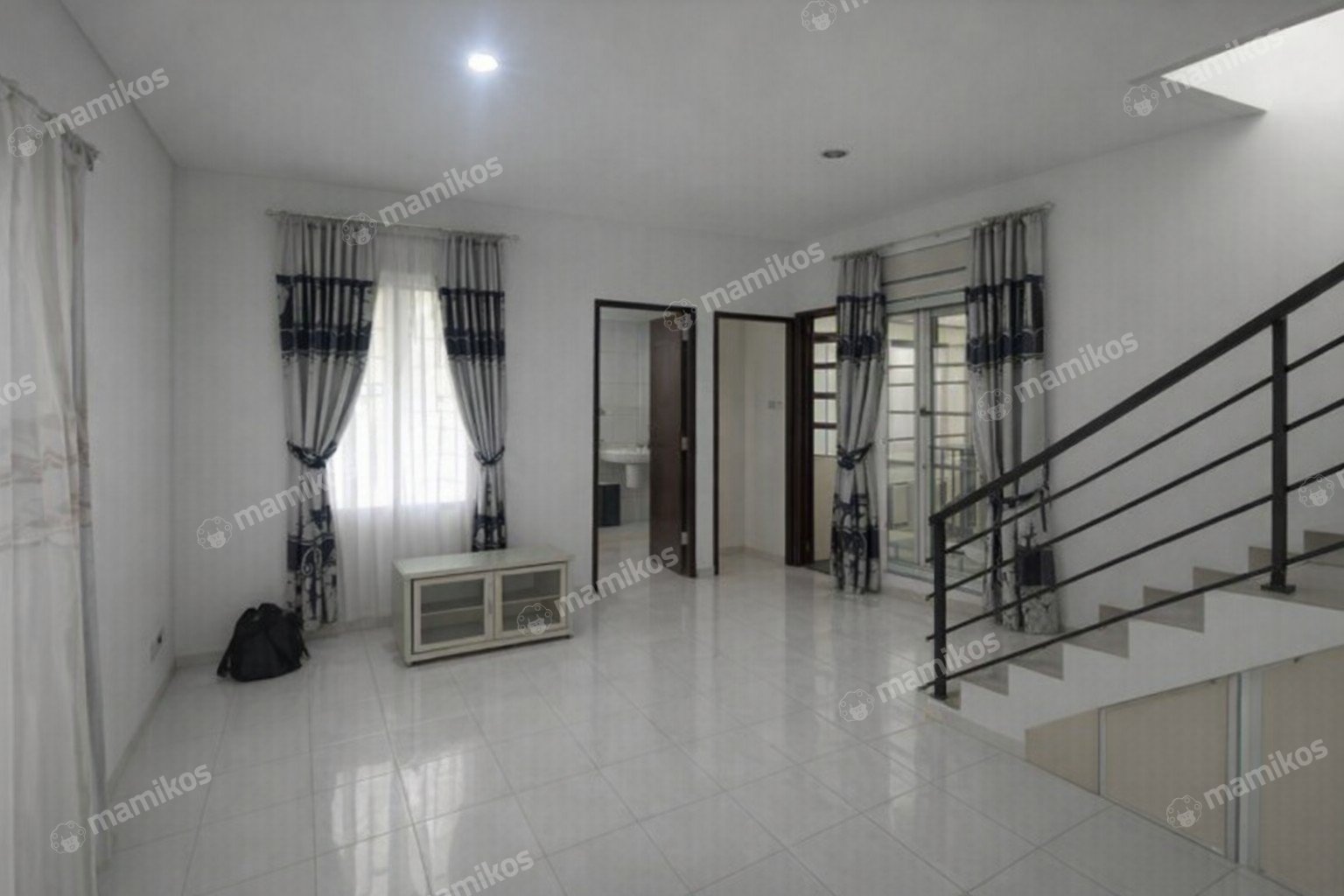 Rumah Sertifikat SHM 4 Kamar Tidur 3 Kamar Mandi Cirendeu Jakarta Selatan - Photo 2