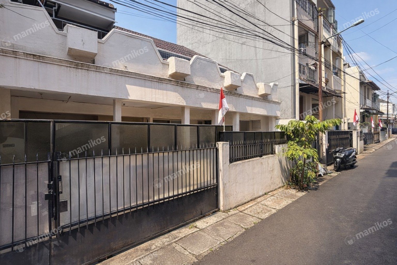 Rumah Sertifikat SHM 4 Kamar Tidur 4 Kamar Mandi Tanjung Duren Jakarta Barat
