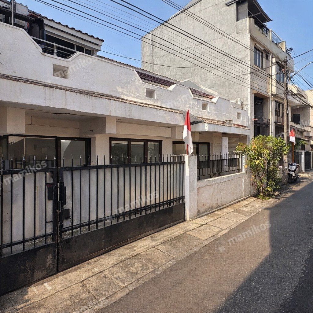 Rumah Sertifikat SHM 4 Kamar Tidur 4 Kamar Mandi Tanjung Duren Jakarta Barat - Photo 4