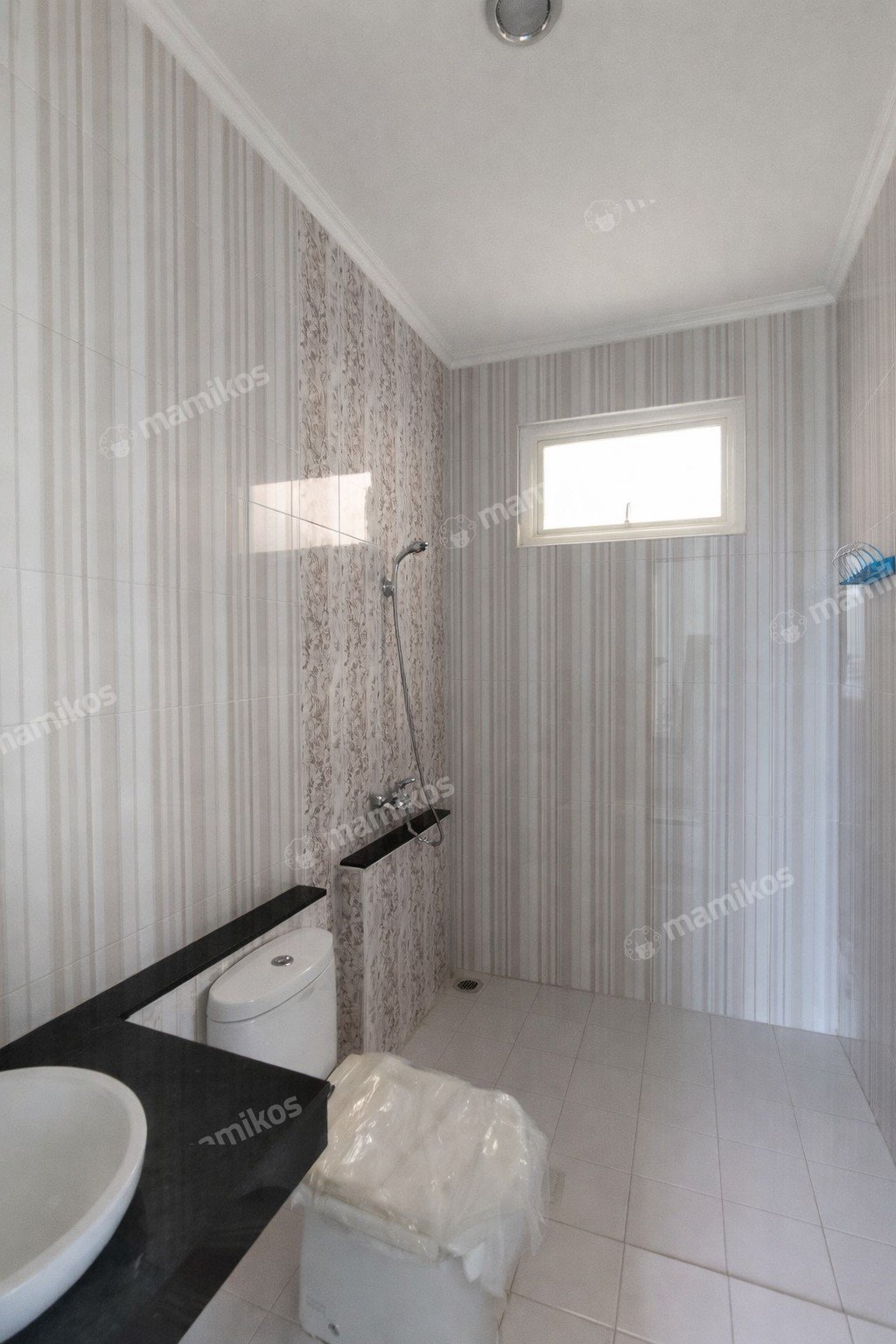 Rumah Sertifikat SHM 4 Kamar Tidur 3 Kamar Mandi Pantai Indah Kapuk Jakarta Utara - Photo 2