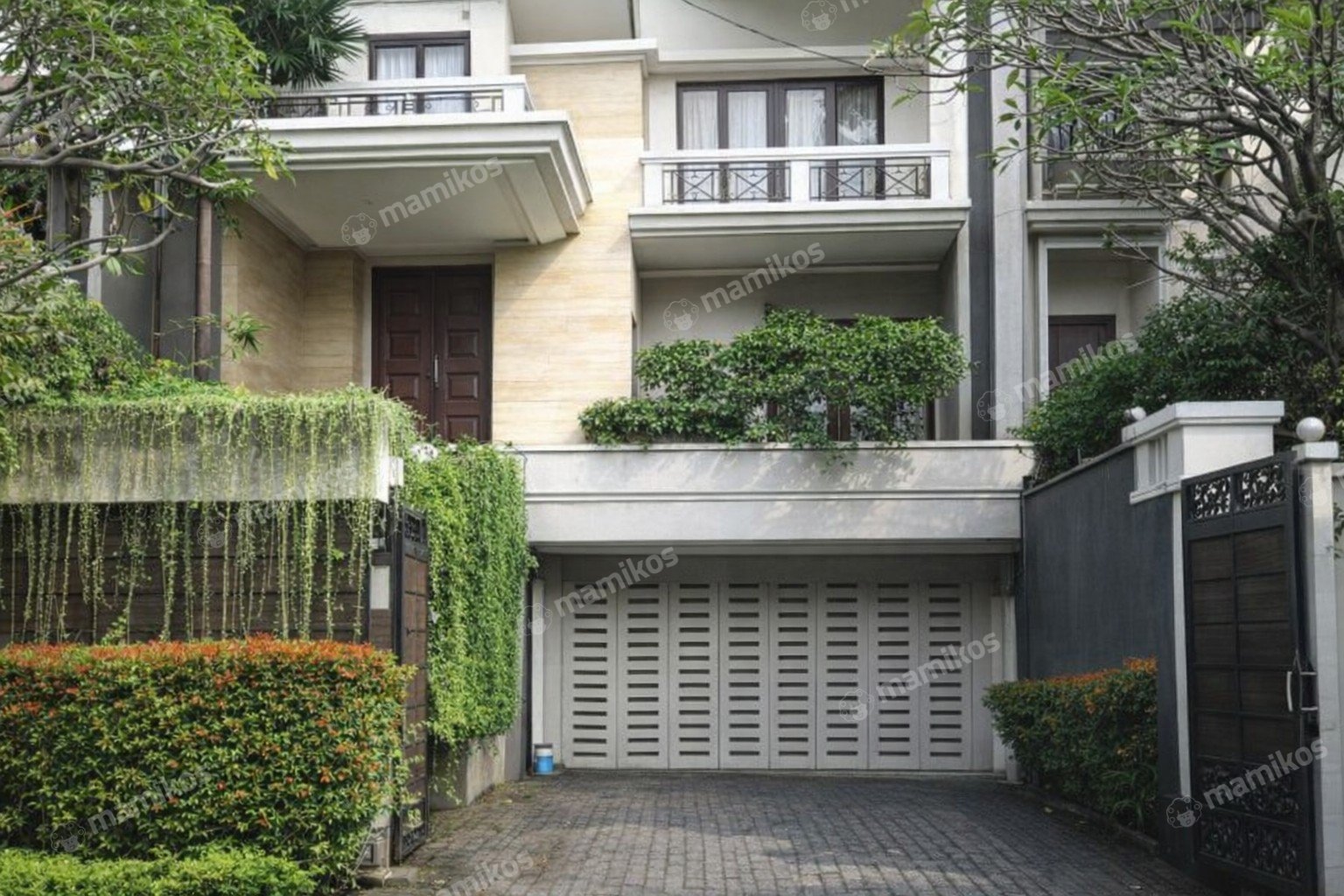 Rumah Sertifikat SHM 5 Kamar Tidur 4 Kamar Mandi Kebayoran Baru Jakarta Selatan