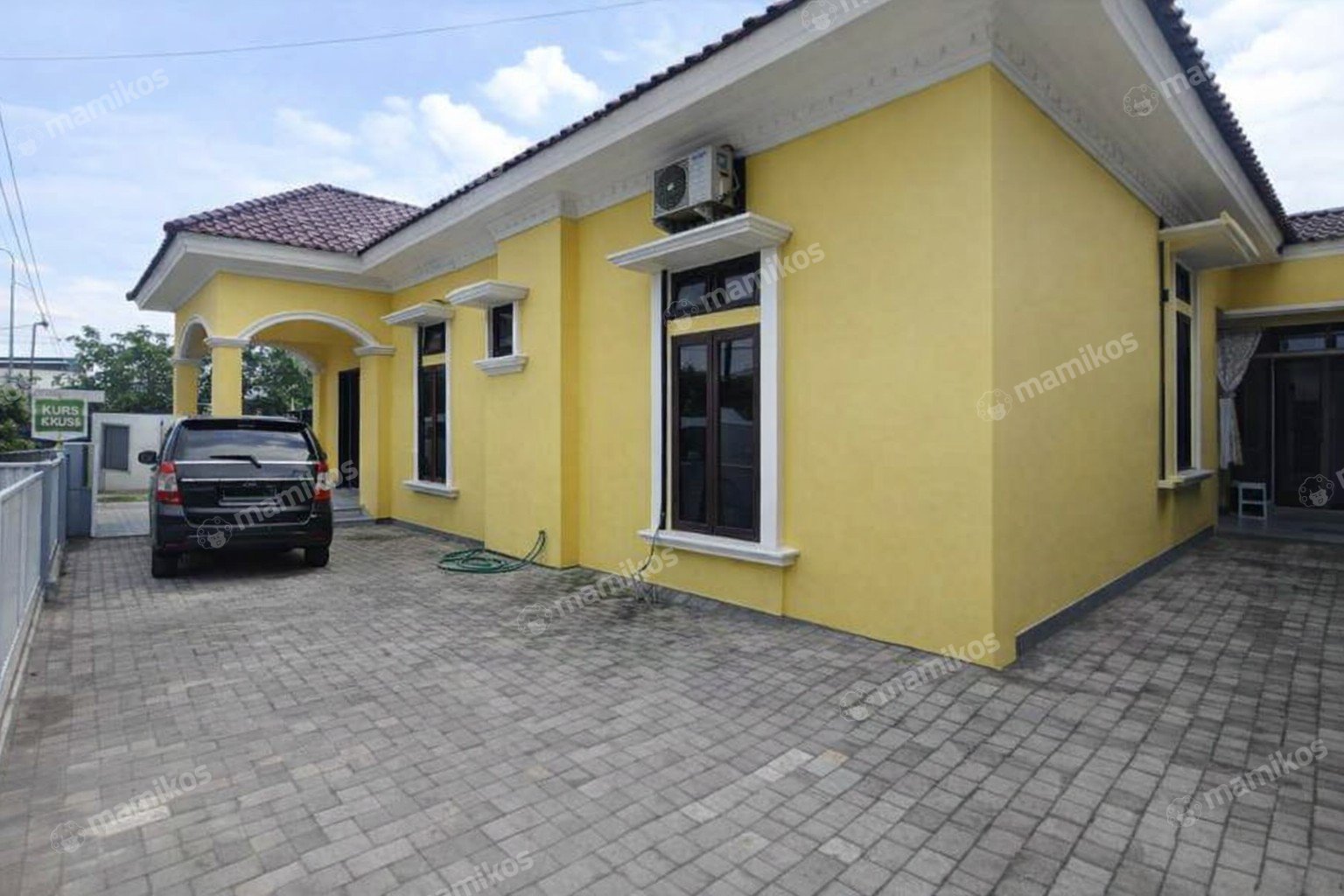 Rumah Sertifikat SHM 4 Kamar Tidur 4 Kamar Mandi Cibubur Jakarta Timur