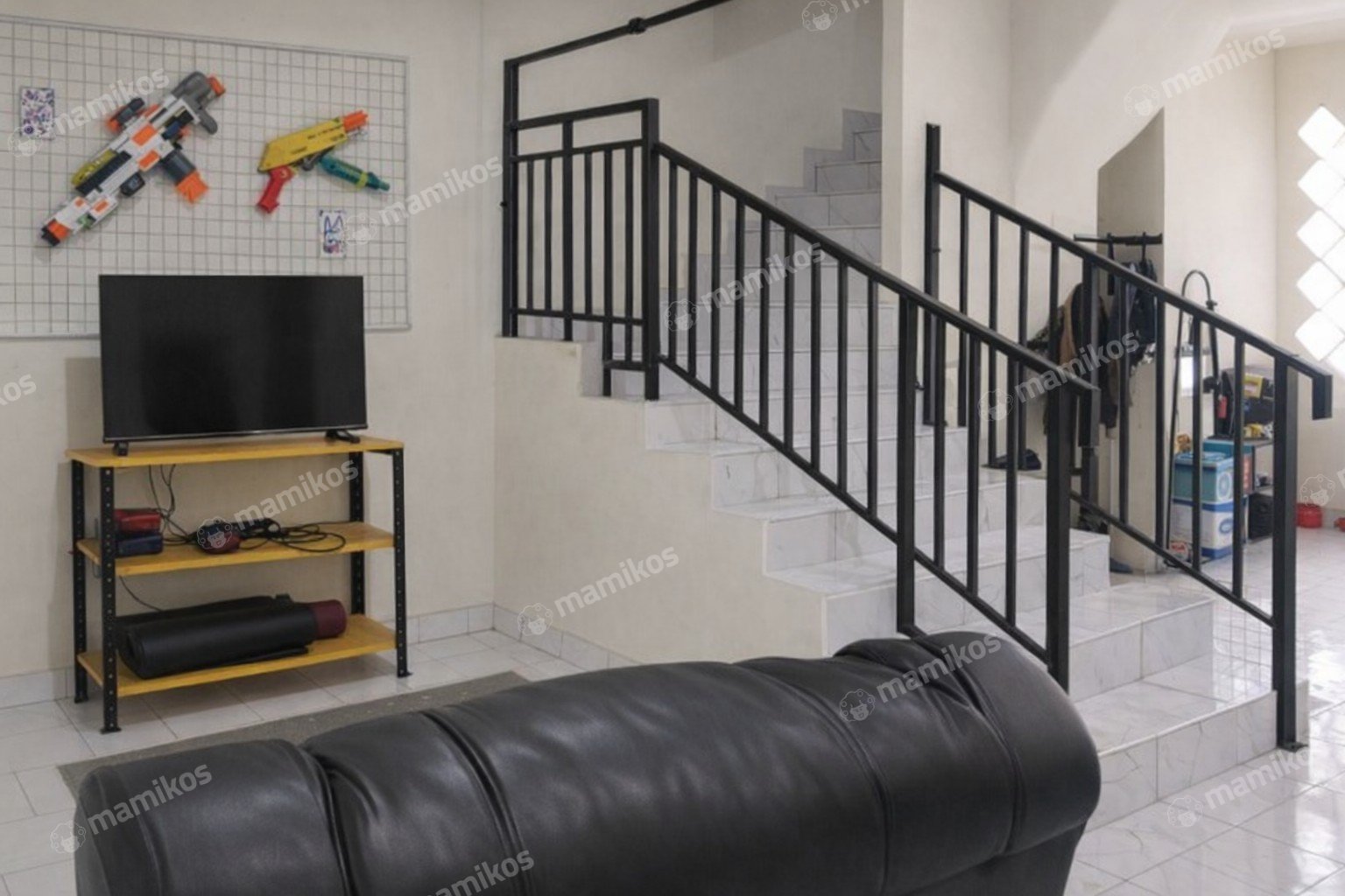 Rumah Sertifikat SHM 3 Kamar Tidur 2 Kamar Mandi Taman Surya Jakarta Barat