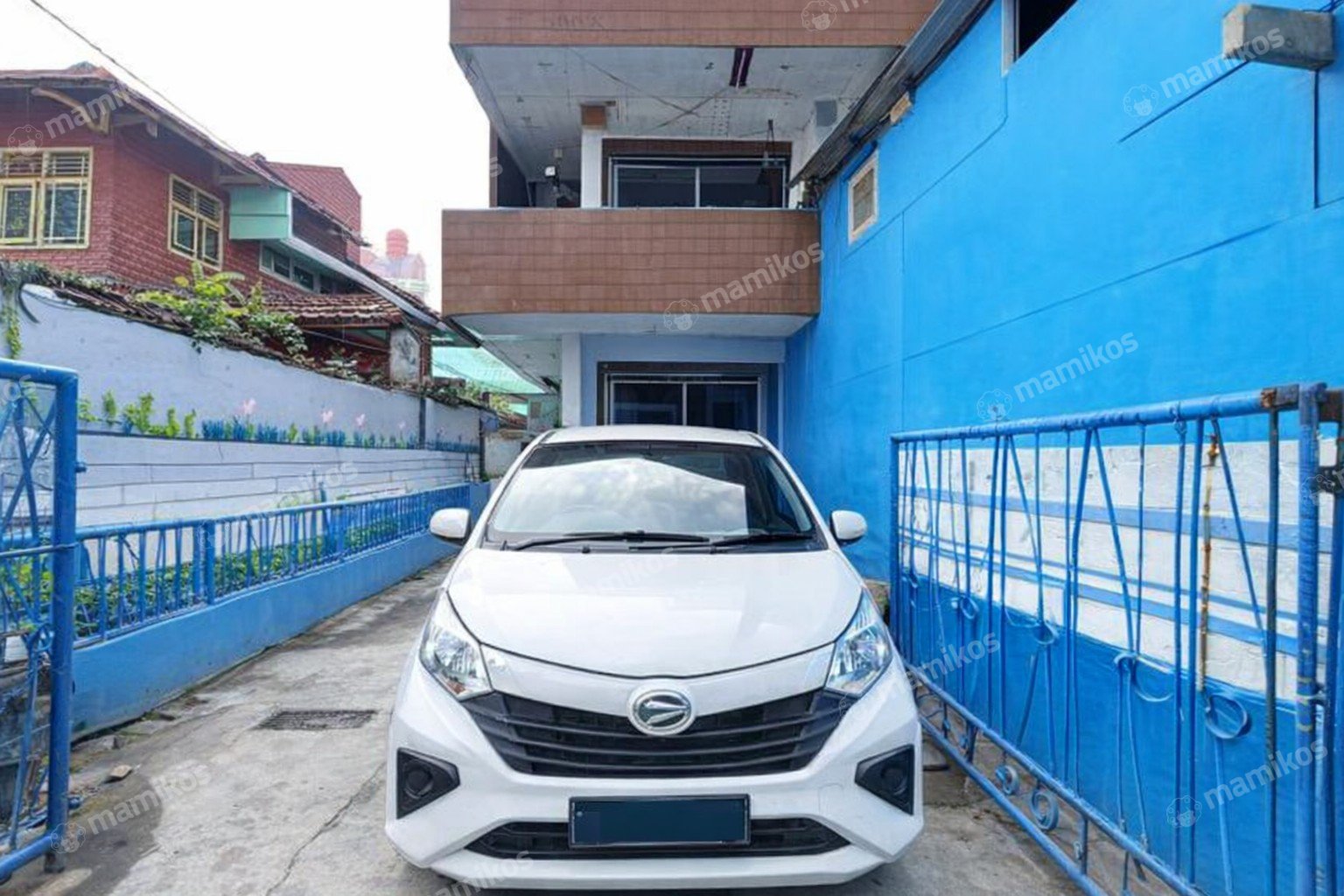 Rumah Sertifikat SHM 8 Kamar Tidur 4 Kamar Mandi Slipi Jakarta Barat
