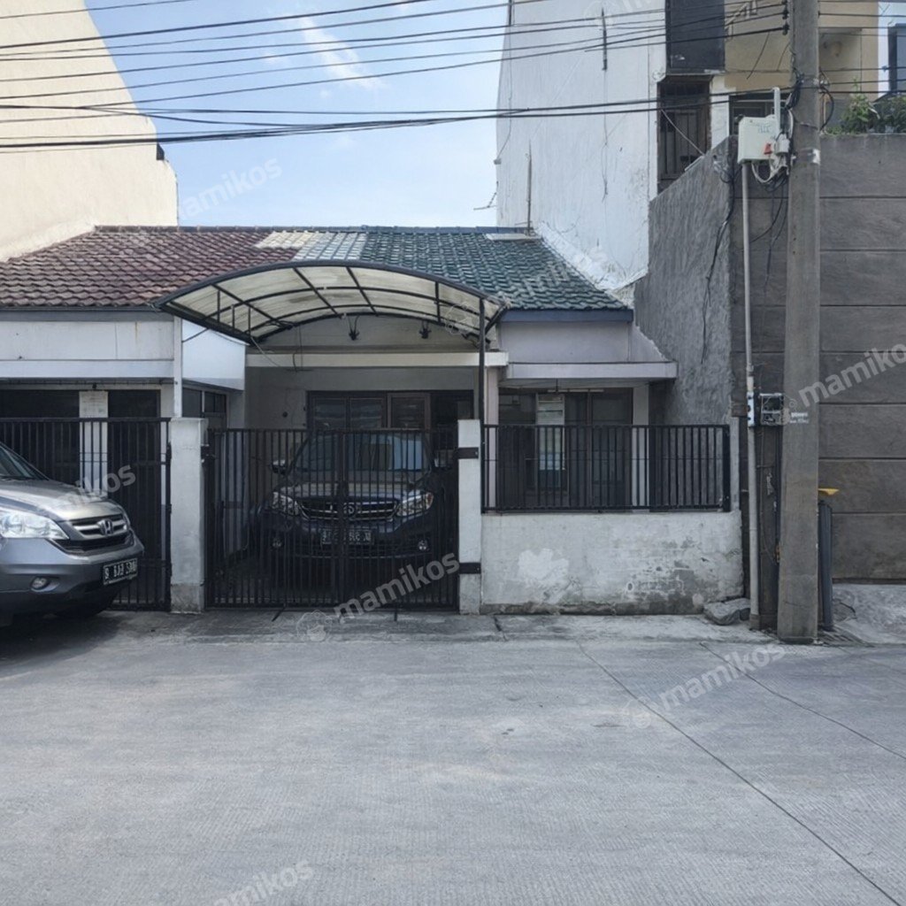 Rumah Sertifikat SHM 4 Kamar Tidur 2 Kamar Mandi Taman Ratu Jakarta Barat - Photo 2